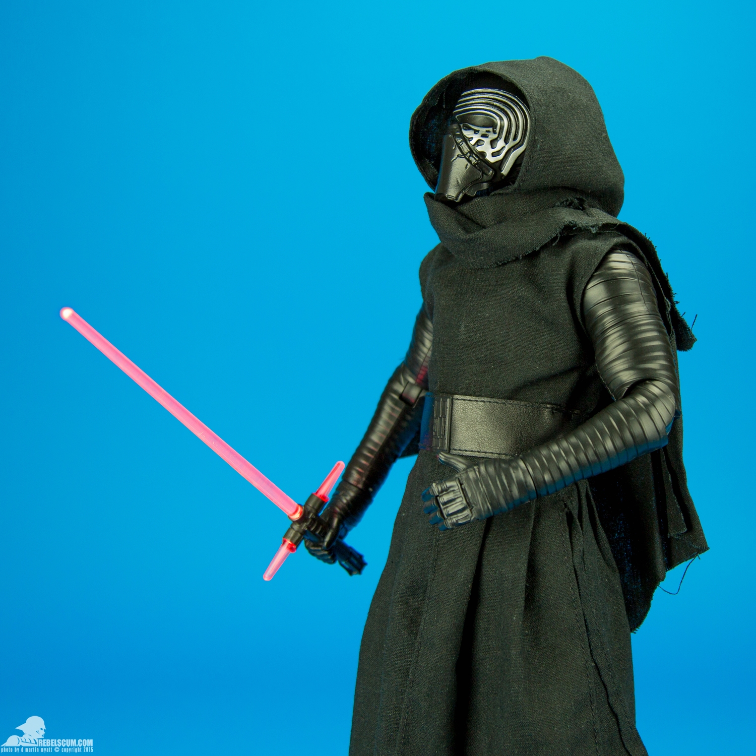 Kylo-Ren-Thinkway-Toys-Star-Wars-The-Force-Awakens-009.jpg