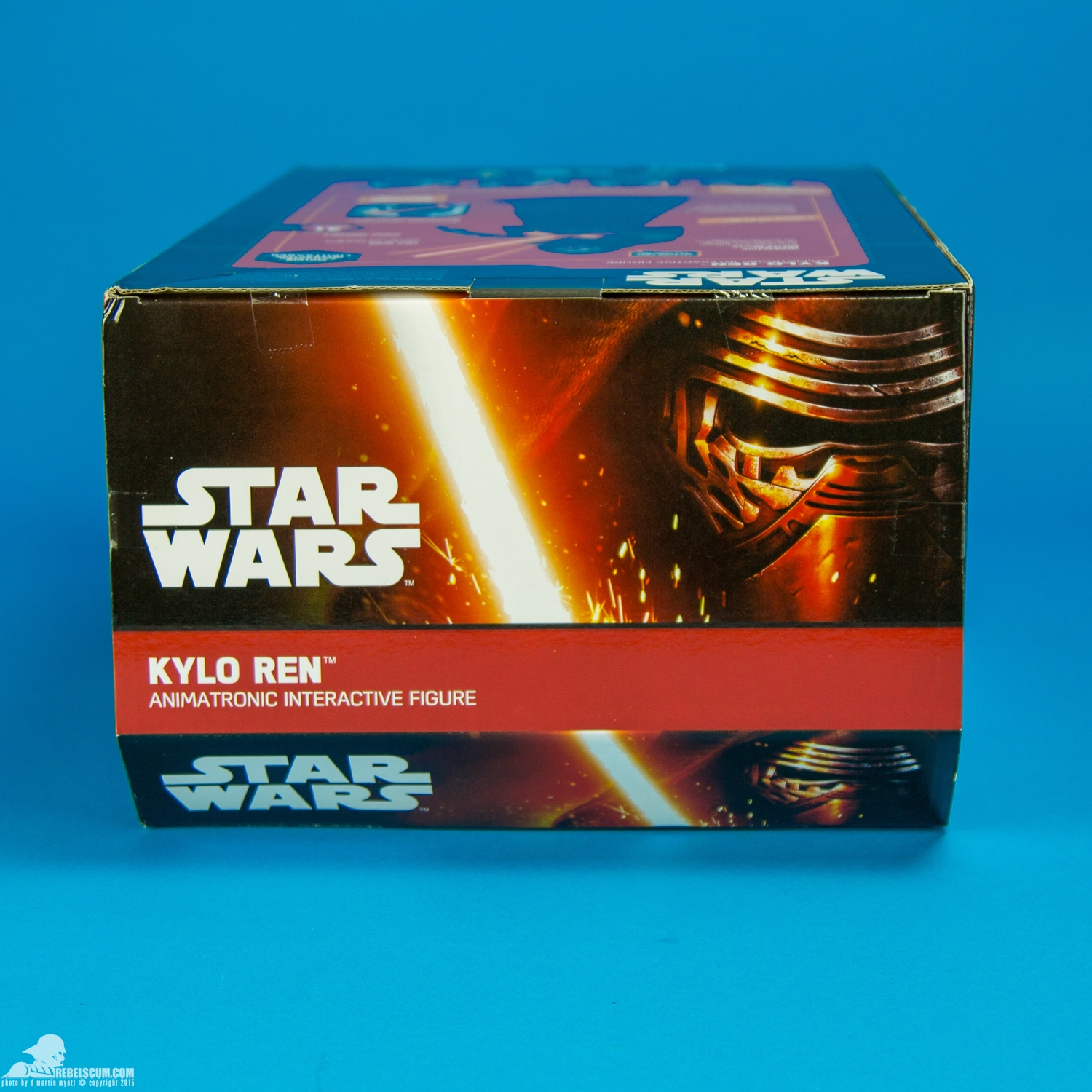 Kylo-Ren-Thinkway-Toys-Star-Wars-The-Force-Awakens-021.jpg