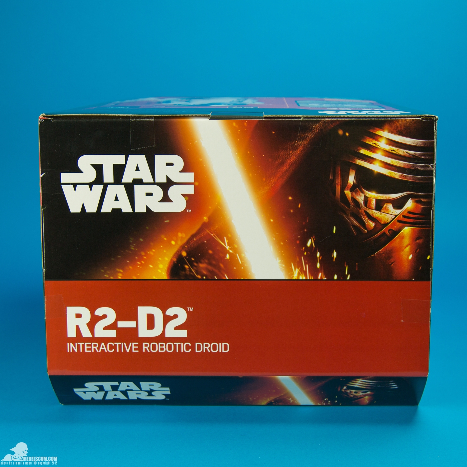 R2-D2-Thinkway-Toys-Star-Wars-The-Force-Awakens-017.jpg