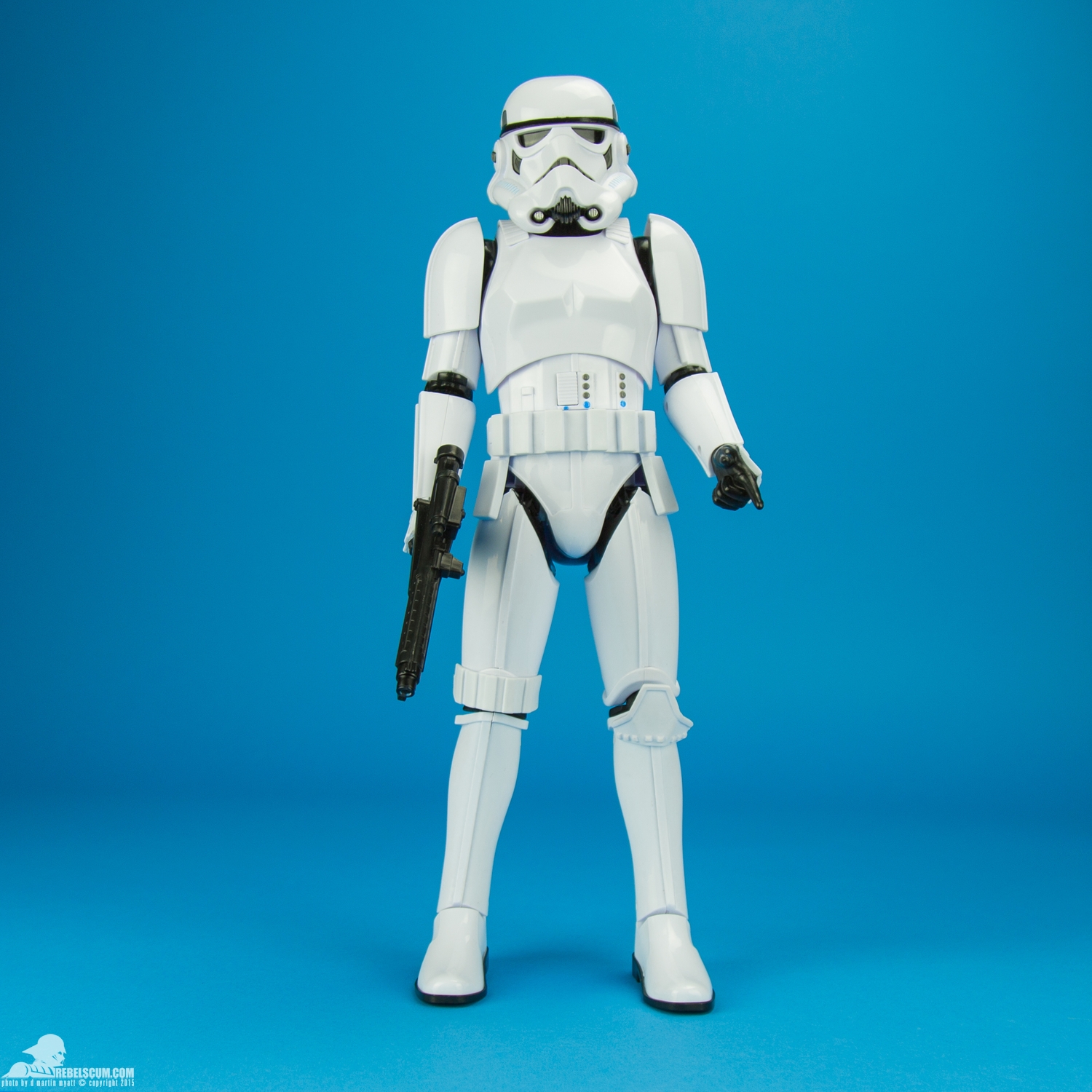 Stormtrooper-Thinkway-Toys-Star-Wars-The-Force-Awakens-001.jpg