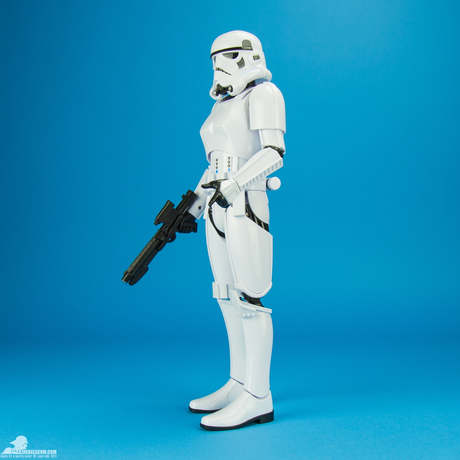 Stormtrooper-Thinkway-Toys-Star-Wars-The-Force-Awakens-003.jpg