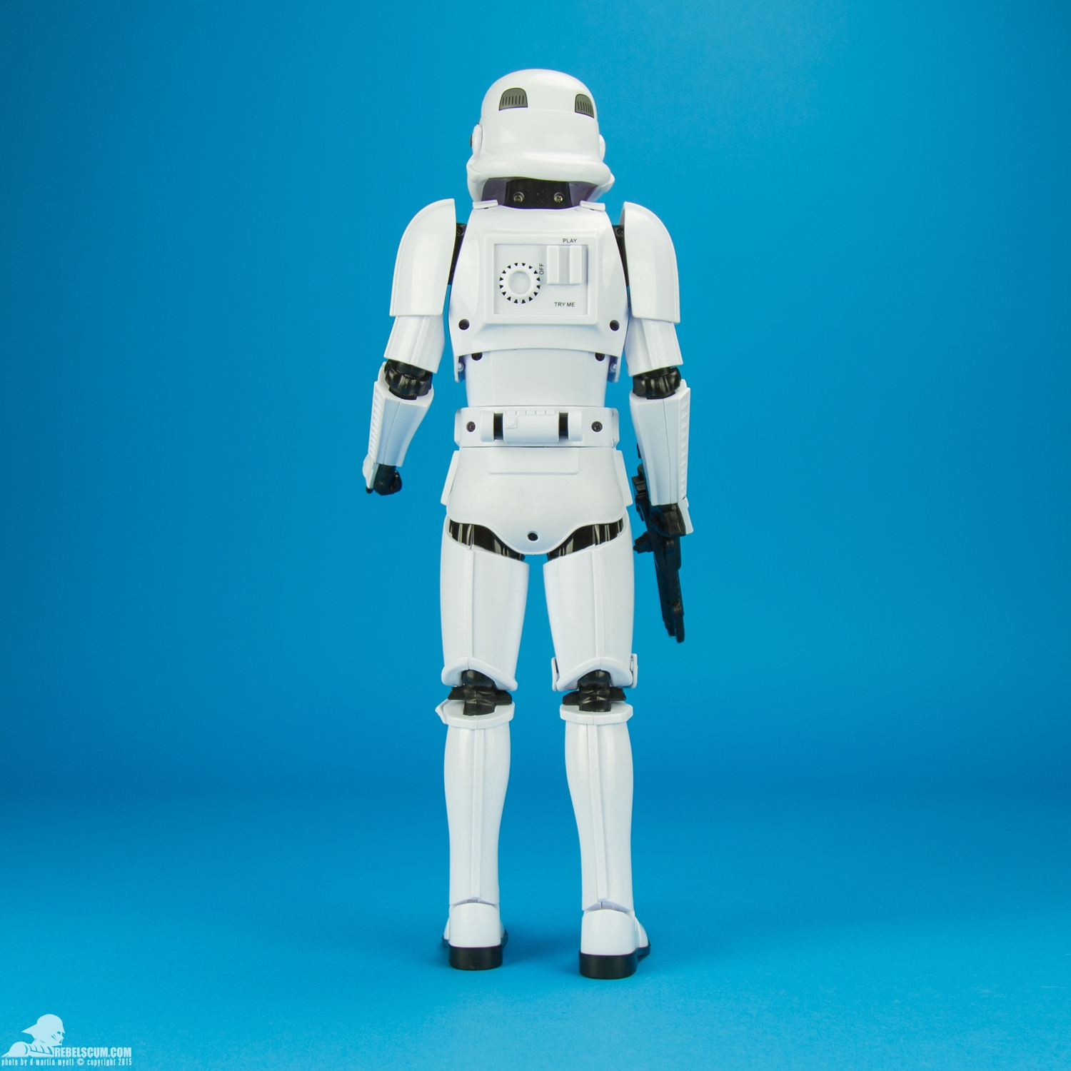 Stormtrooper-Thinkway-Toys-Star-Wars-The-Force-Awakens-004.jpg