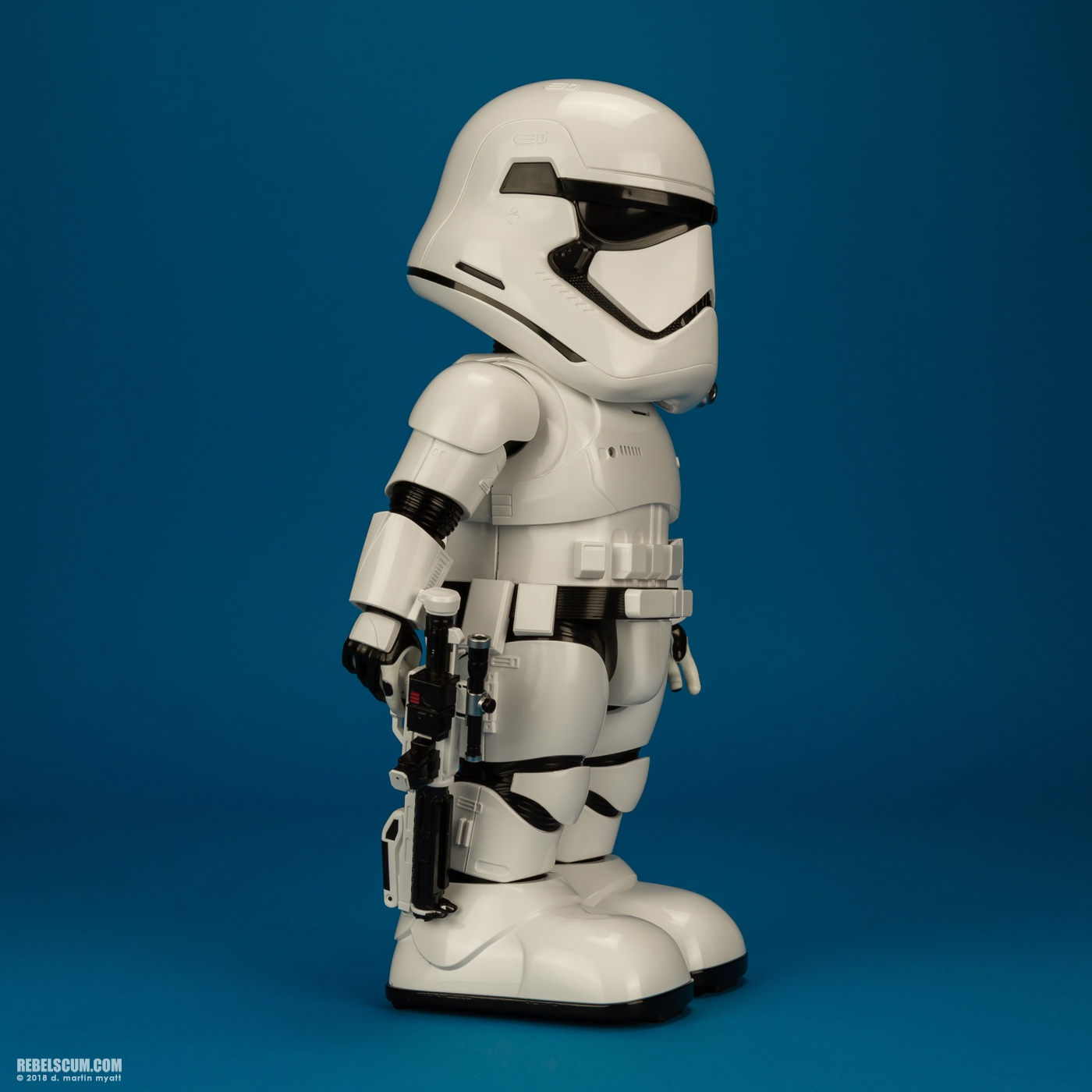 First-Order-Stormtrooper-Robot-Ubtech-002.jpg
