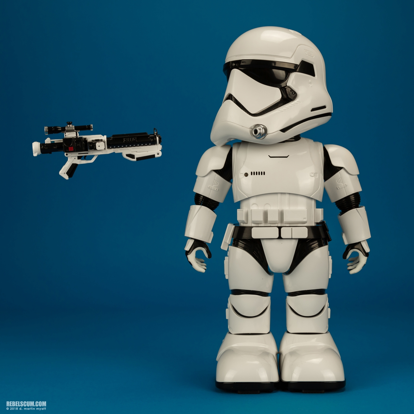 First-Order-Stormtrooper-Robot-Ubtech-005.jpg