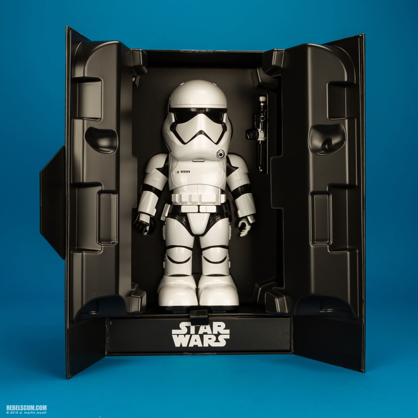 First-Order-Stormtrooper-Robot-Ubtech-017.jpg