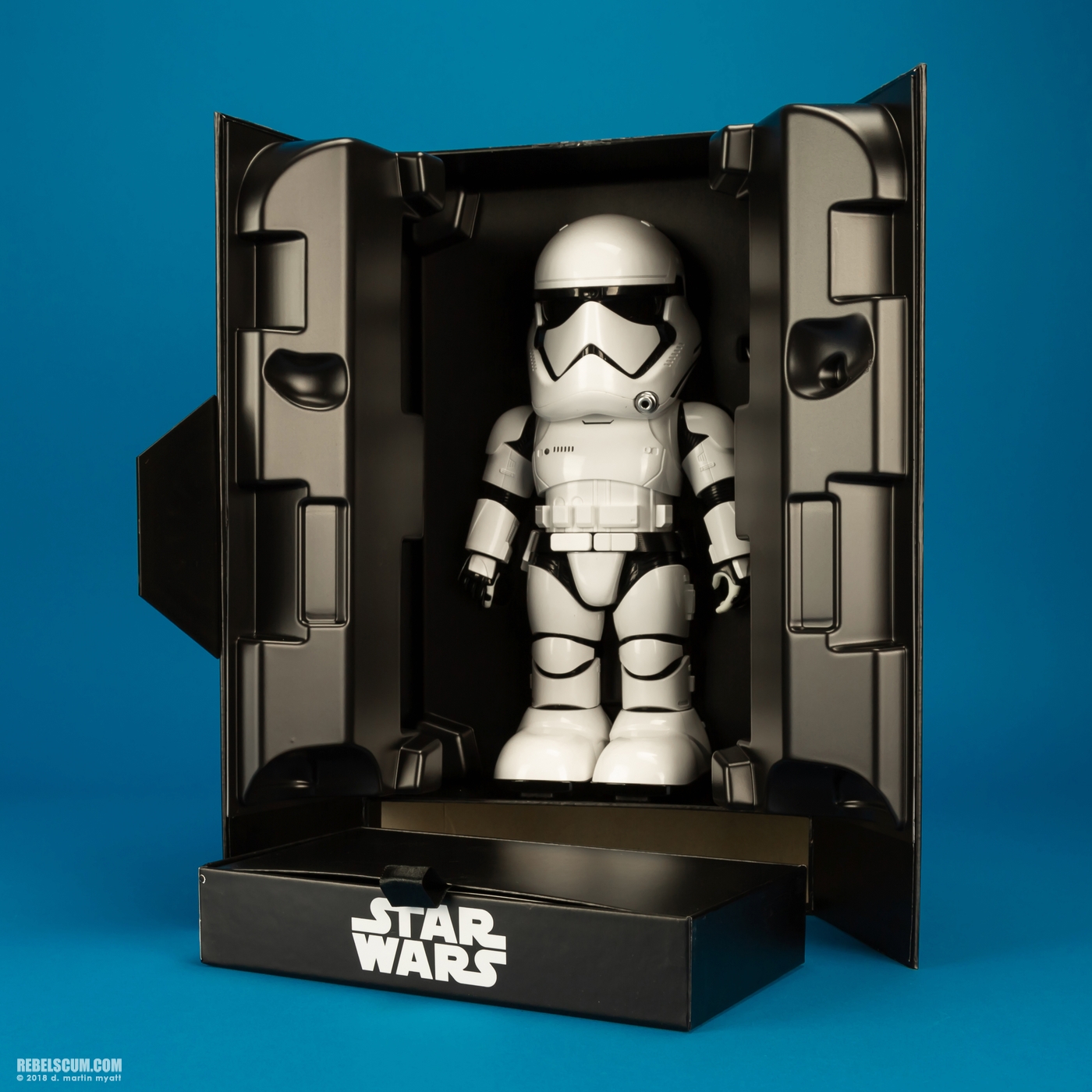 First-Order-Stormtrooper-Robot-Ubtech-018.jpg