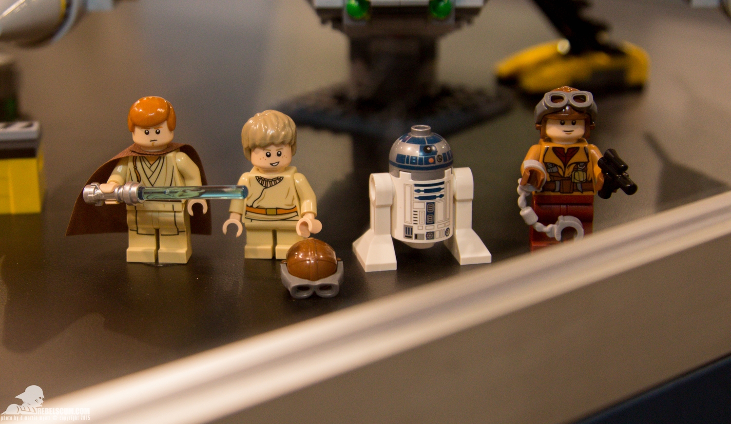 Star-Wars-Celebration-Anaheim-2015-LEGO-056.jpg