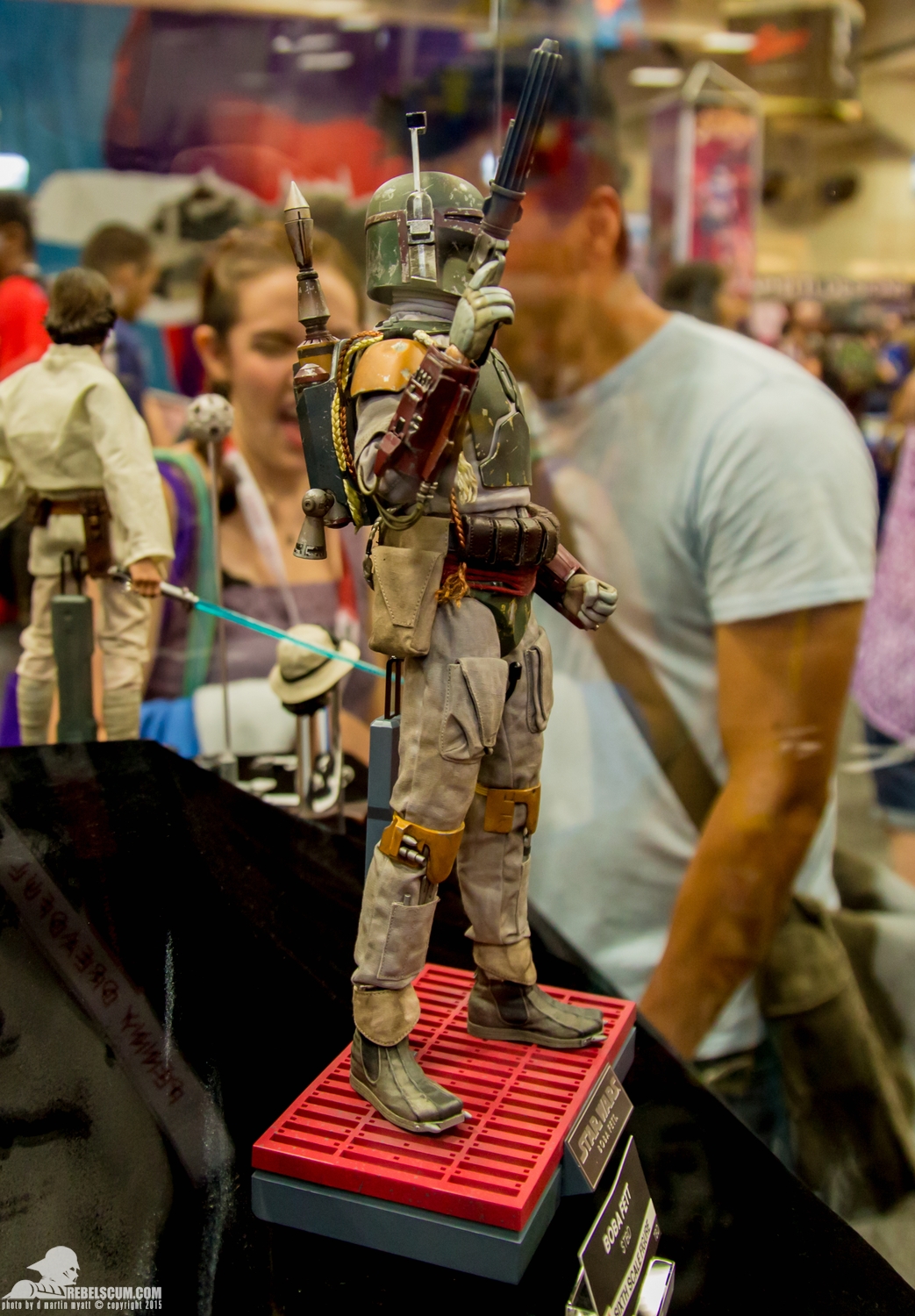 Hot-Toys-Display-2015-San-Diego-Comic-Con-SDCC-005.jpg