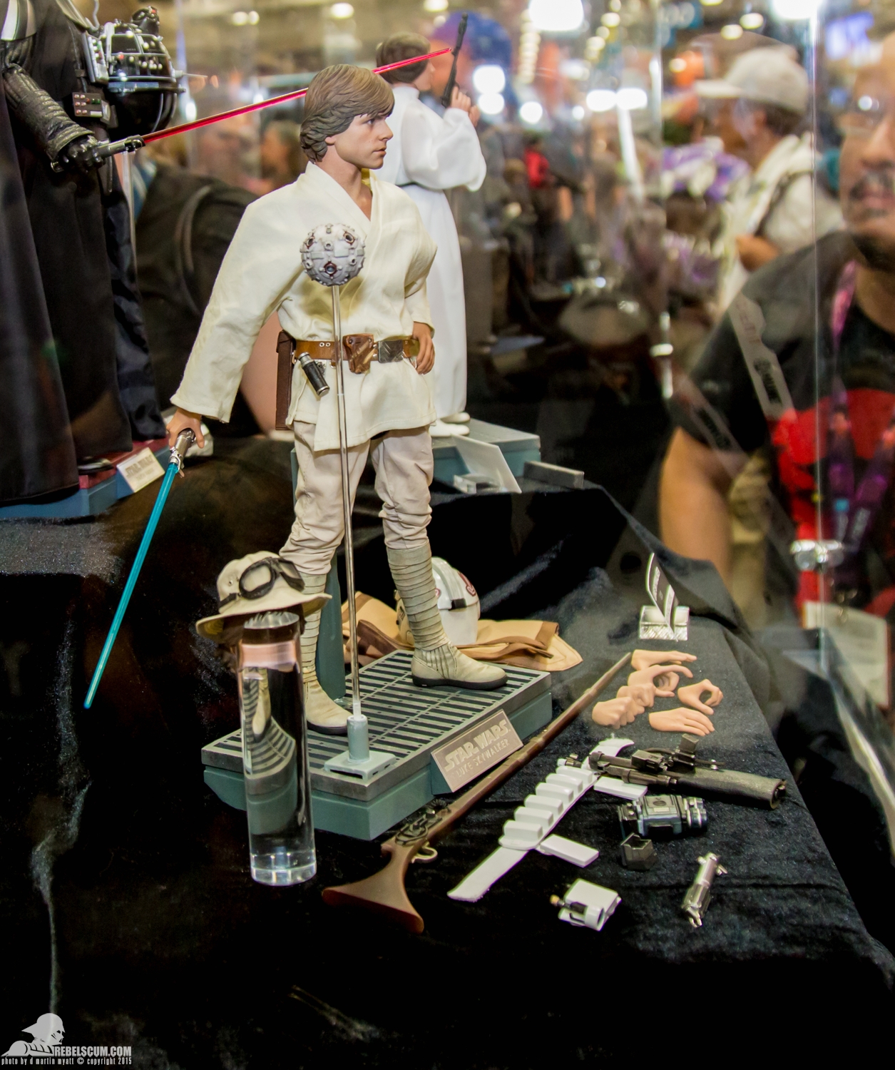 Hot-Toys-Display-2015-San-Diego-Comic-Con-SDCC-015.jpg