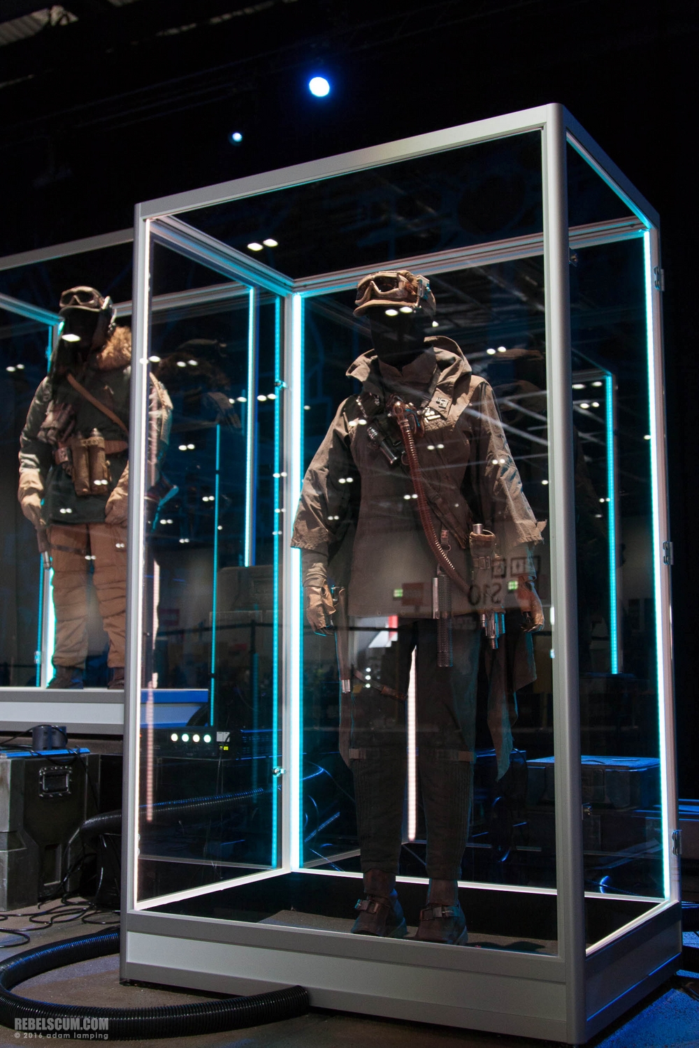 star-wars-celebration-rogue-one-props-costumes-018.jpg
