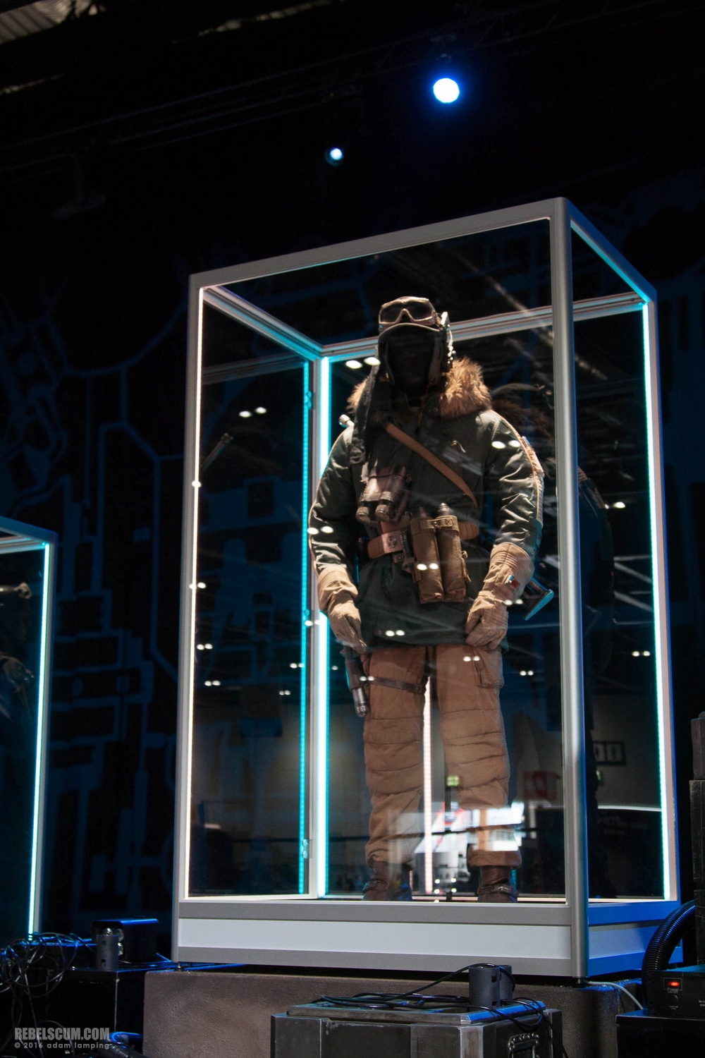 star-wars-celebration-rogue-one-props-costumes-020.jpg