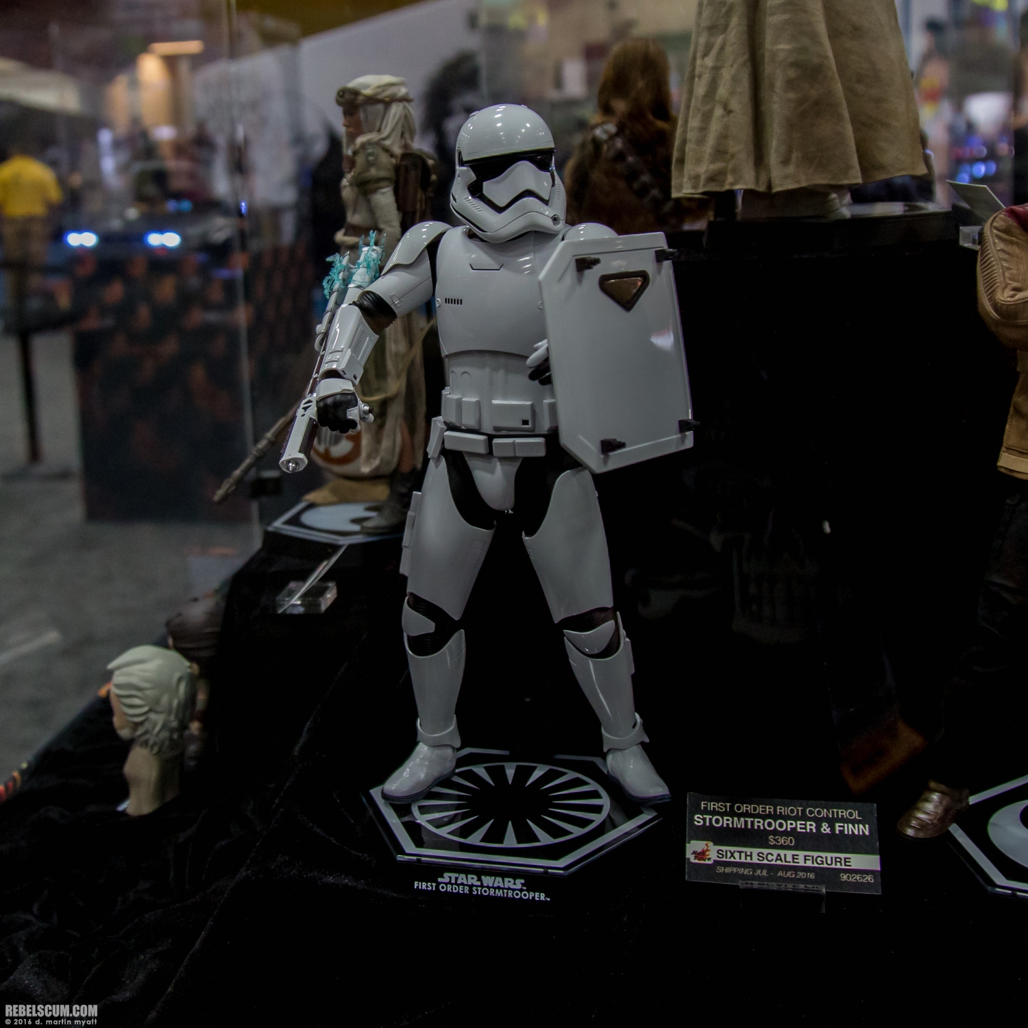 2016-SDCC-Hot-Toys-Booth-Wednesday-013.jpg