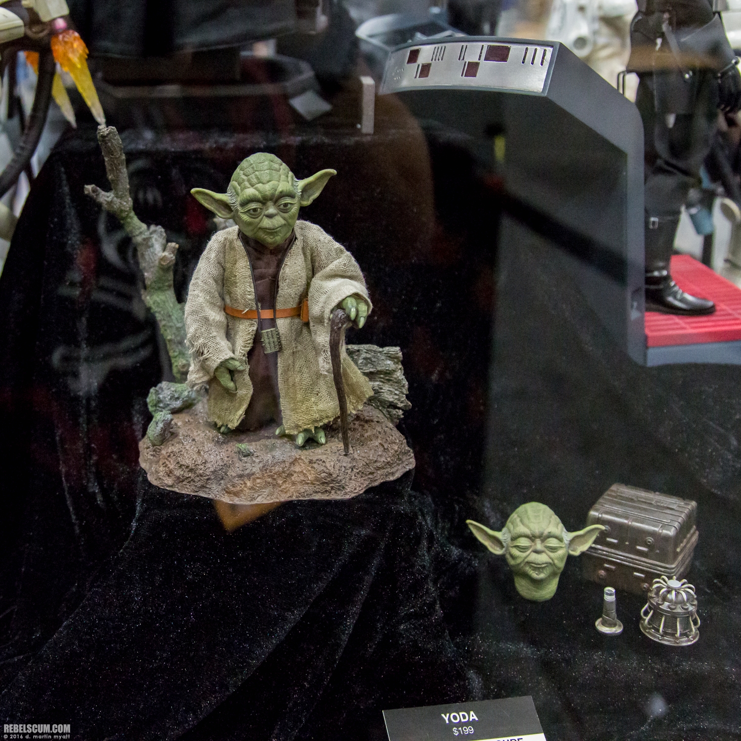 2016-SDCC-Hot-Toys-Booth-Wednesday-022.jpg