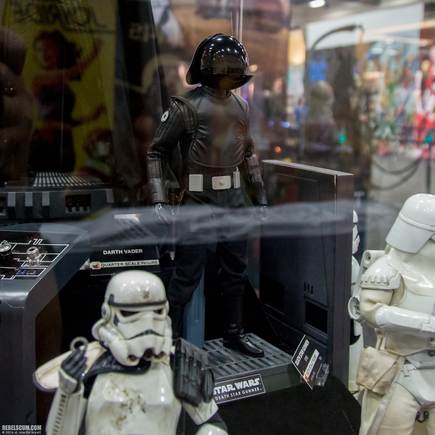 2016-SDCC-Hot-Toys-Booth-Wednesday-026.jpg