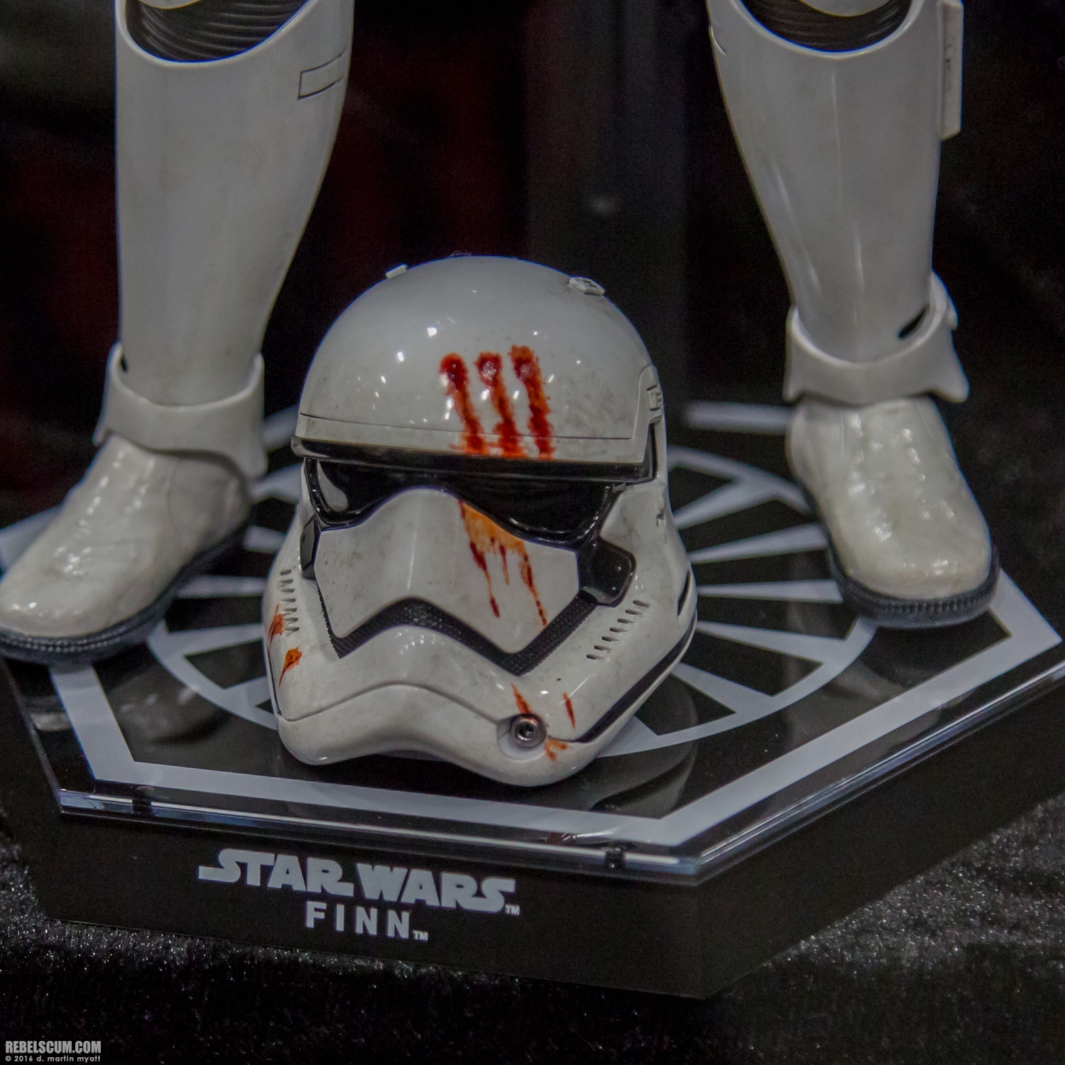 2016-SDCC-Hot-Toys-Booth-Wednesday-030.jpg