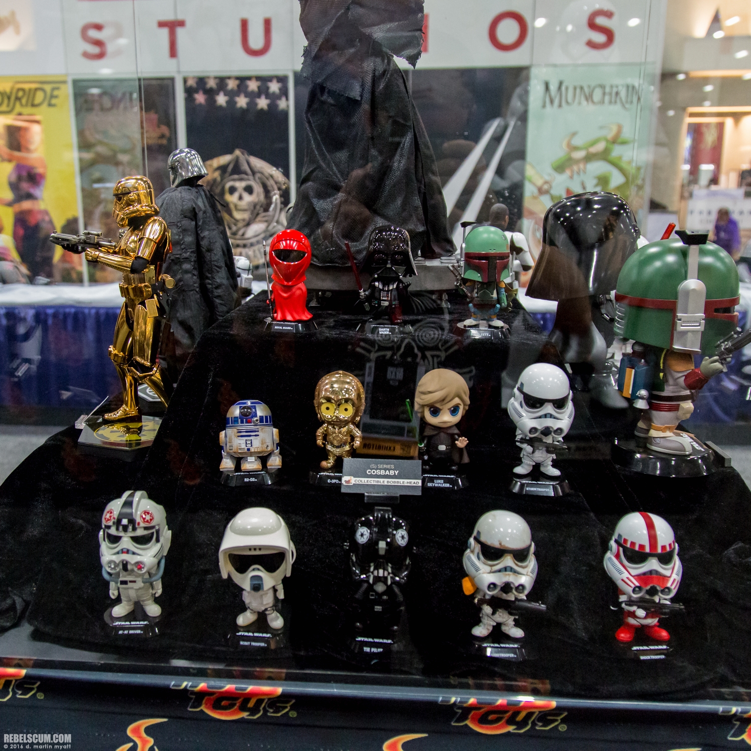 2016-SDCC-Hot-Toys-Booth-Wednesday-040.jpg
