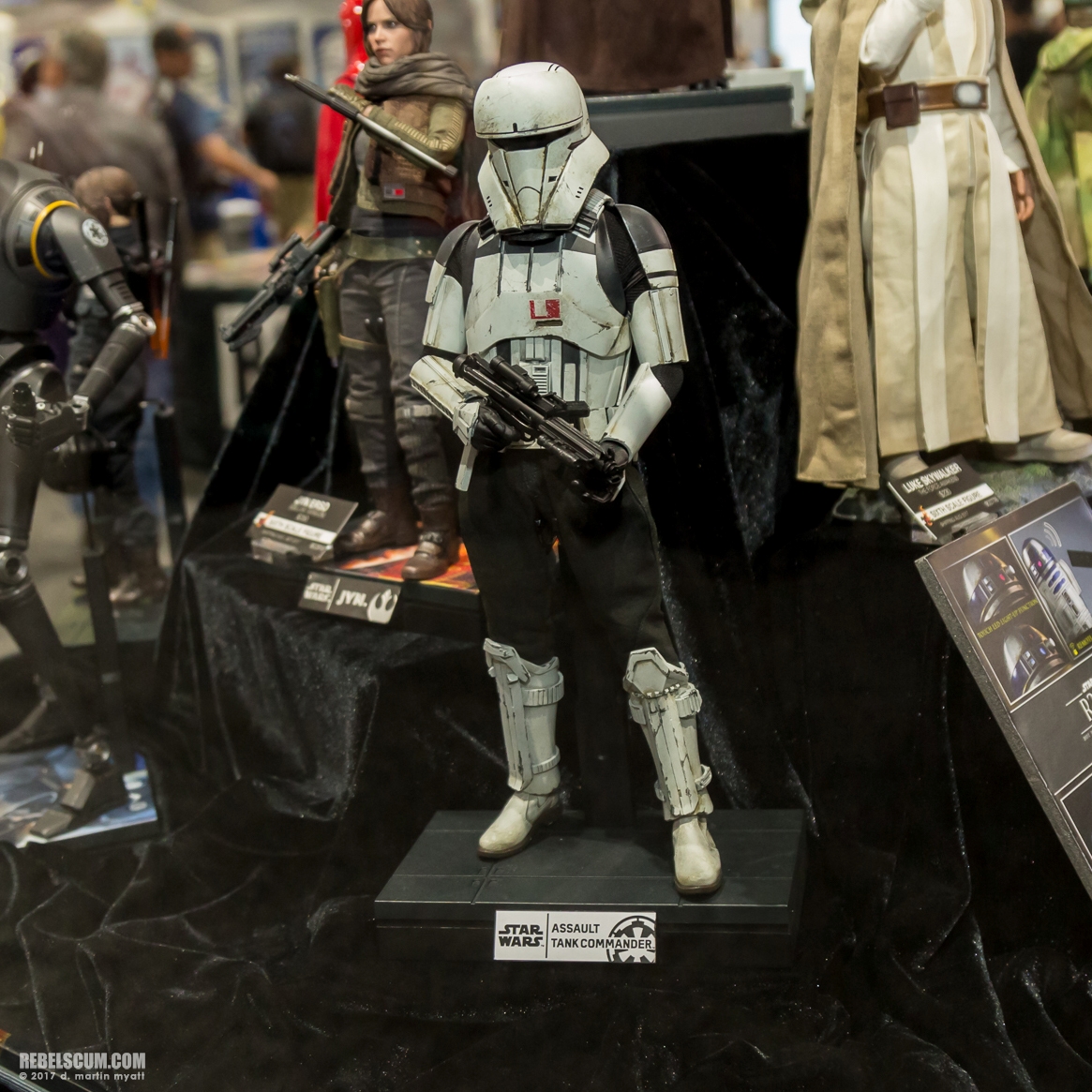 San-Diego-Comic-Con-2017-Hot-Toys-Star-Wars-064.jpg