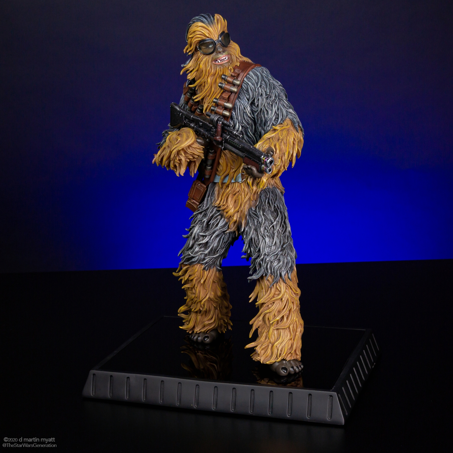 Chewbacca-Star-Wars-Solo-Statue-Gentle-Giant-001.jpg