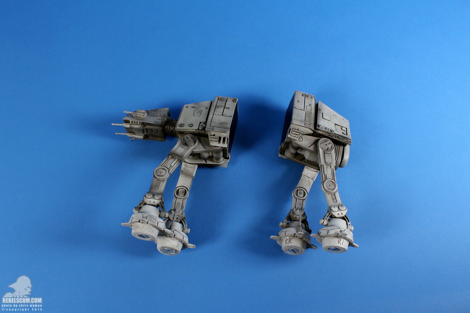 imperial-at-at-walker-bookends-gentle-giant-029.jpg