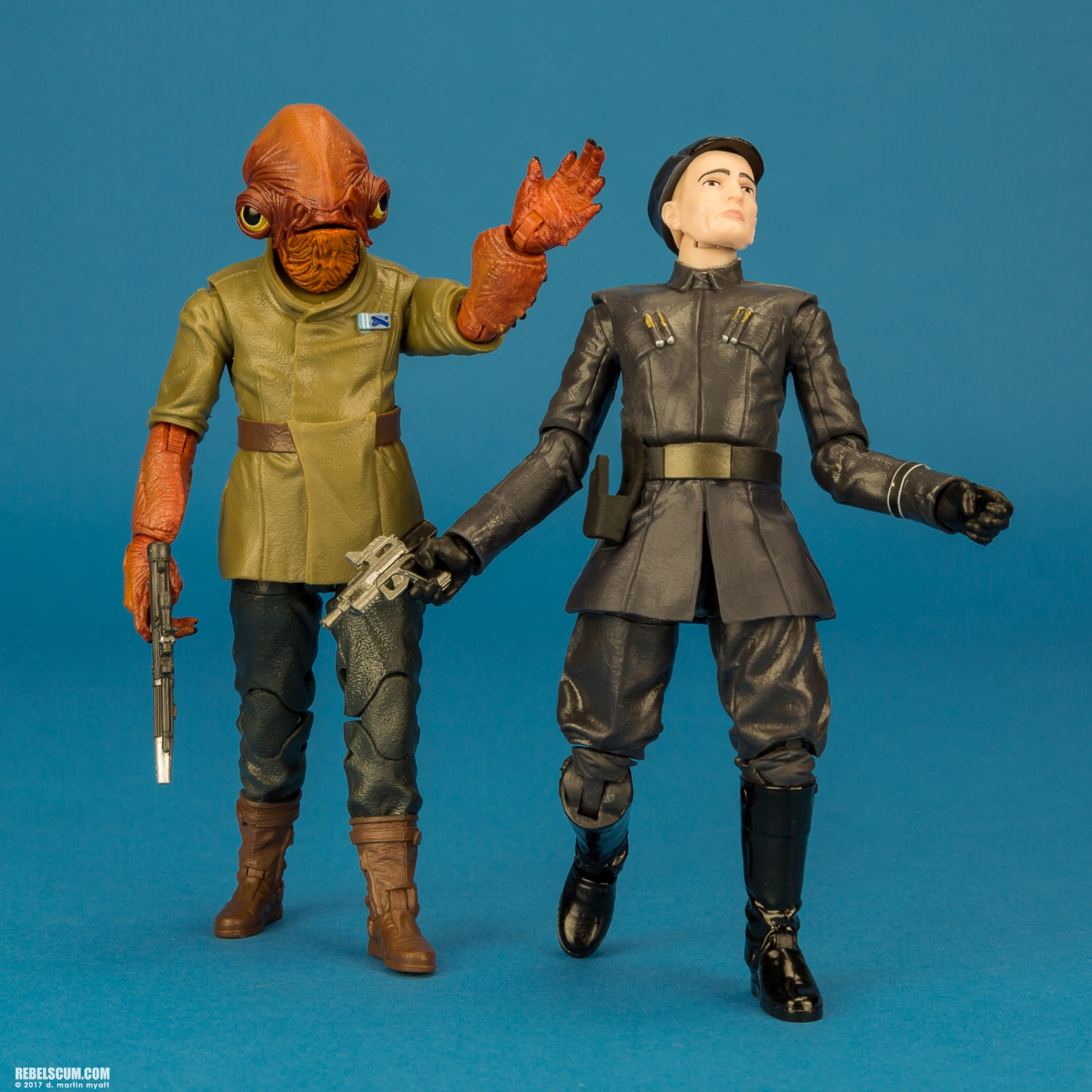 Admiral-Ackbar-First-Order-Officer-The-Black-Series-021.jpg