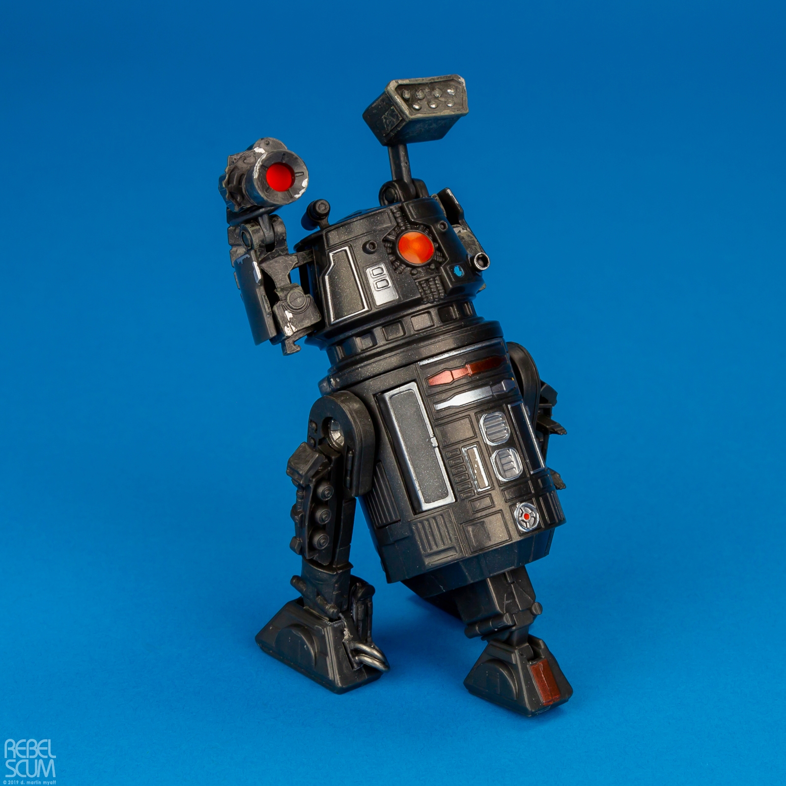 BT-1-BEETEE-88-Star-Wars-The-Black-Series-Hasbro-011.jpg