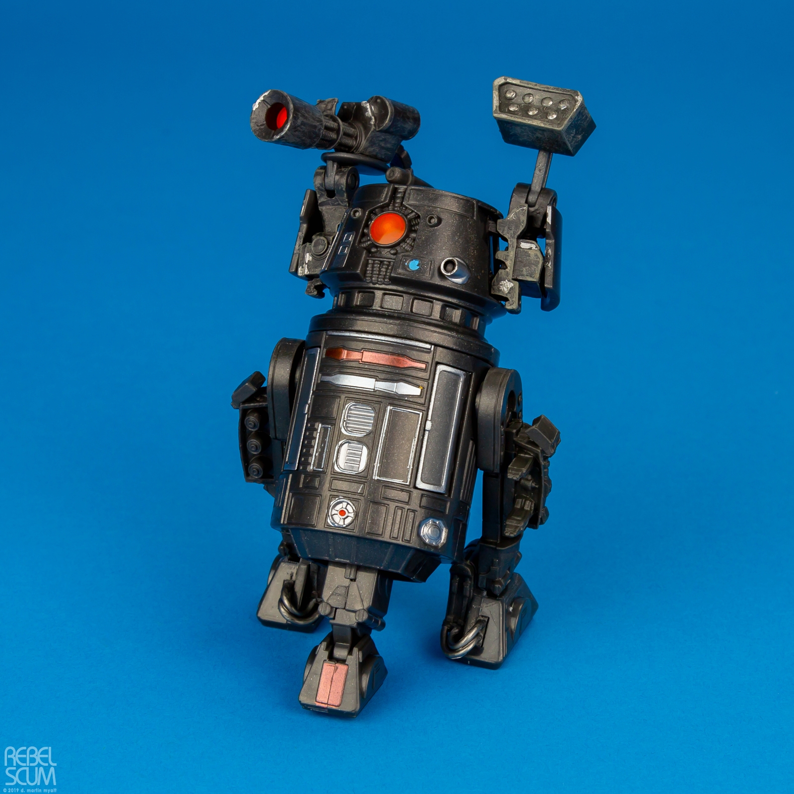 BT-1-BEETEE-88-Star-Wars-The-Black-Series-Hasbro-012.jpg