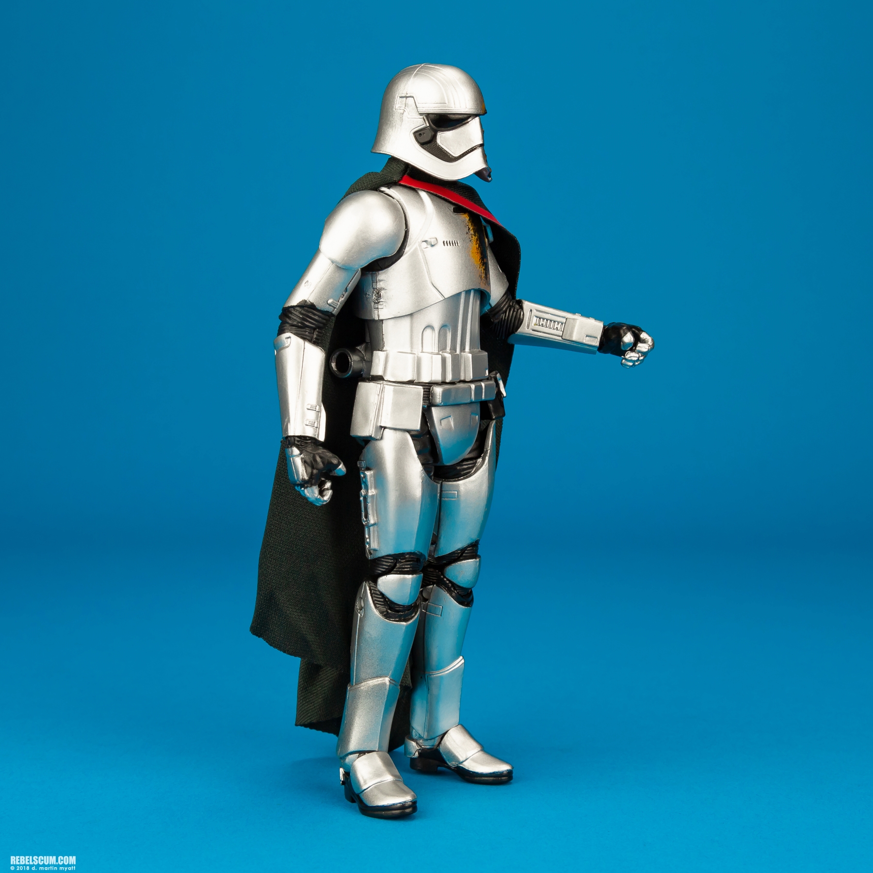 Captain-Phasma-Quicksilver-Baton-E2808-The-Black-Series-002.jpg