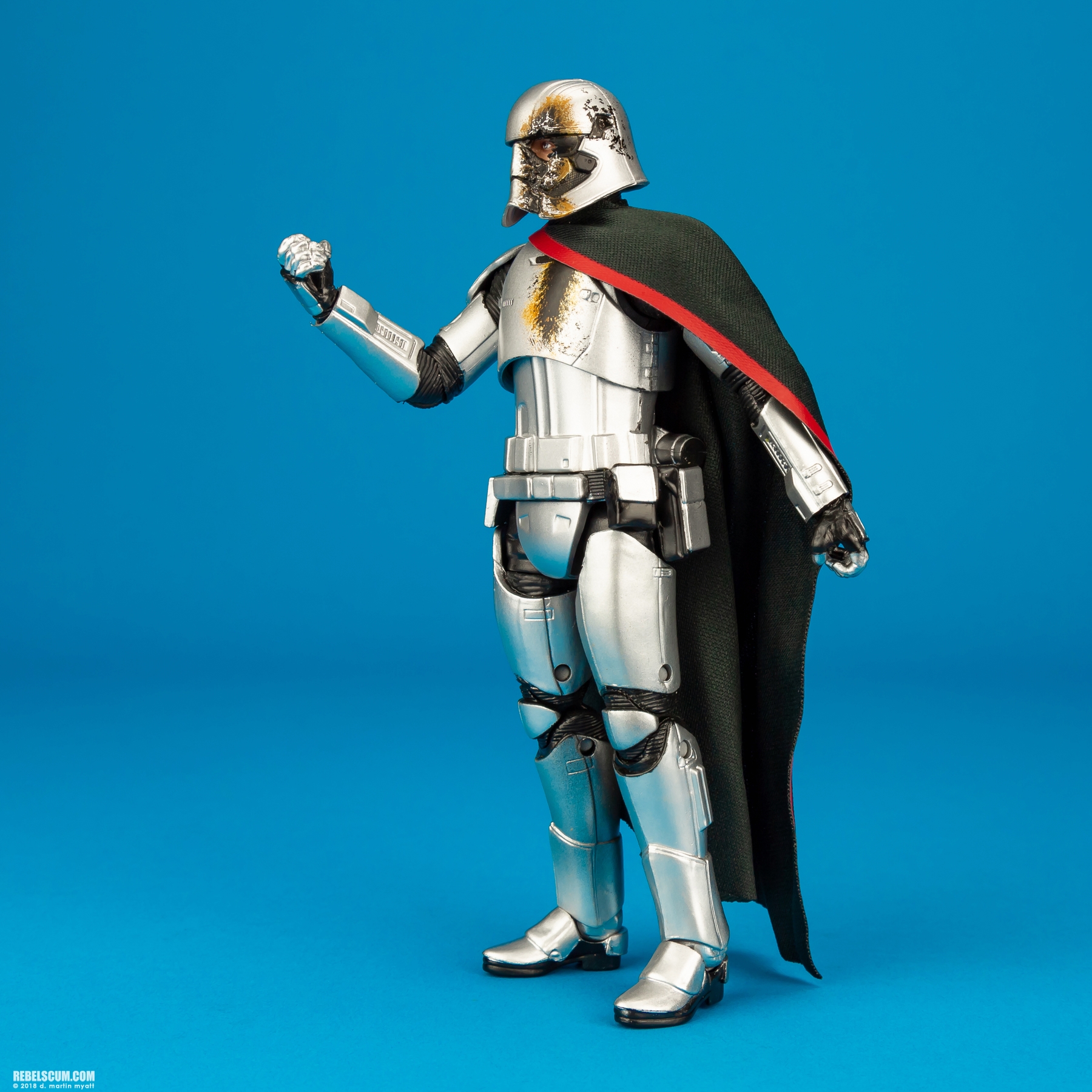 Captain-Phasma-Quicksilver-Baton-E2808-The-Black-Series-003.jpg