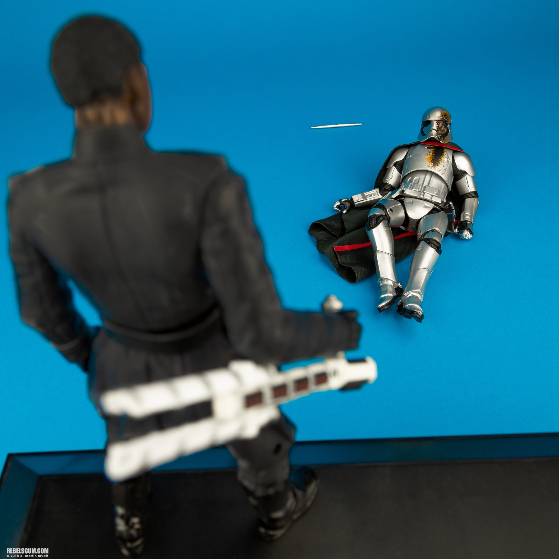 Captain-Phasma-Quicksilver-Baton-E2808-The-Black-Series-008.jpg