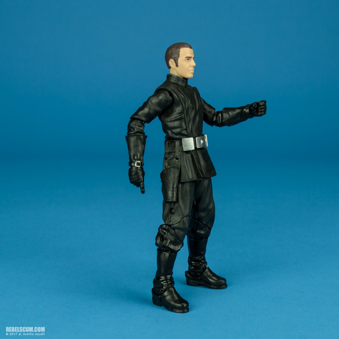 Death-Squad-Commander-The-Black-Series-40th-Anniversary-002.jpg