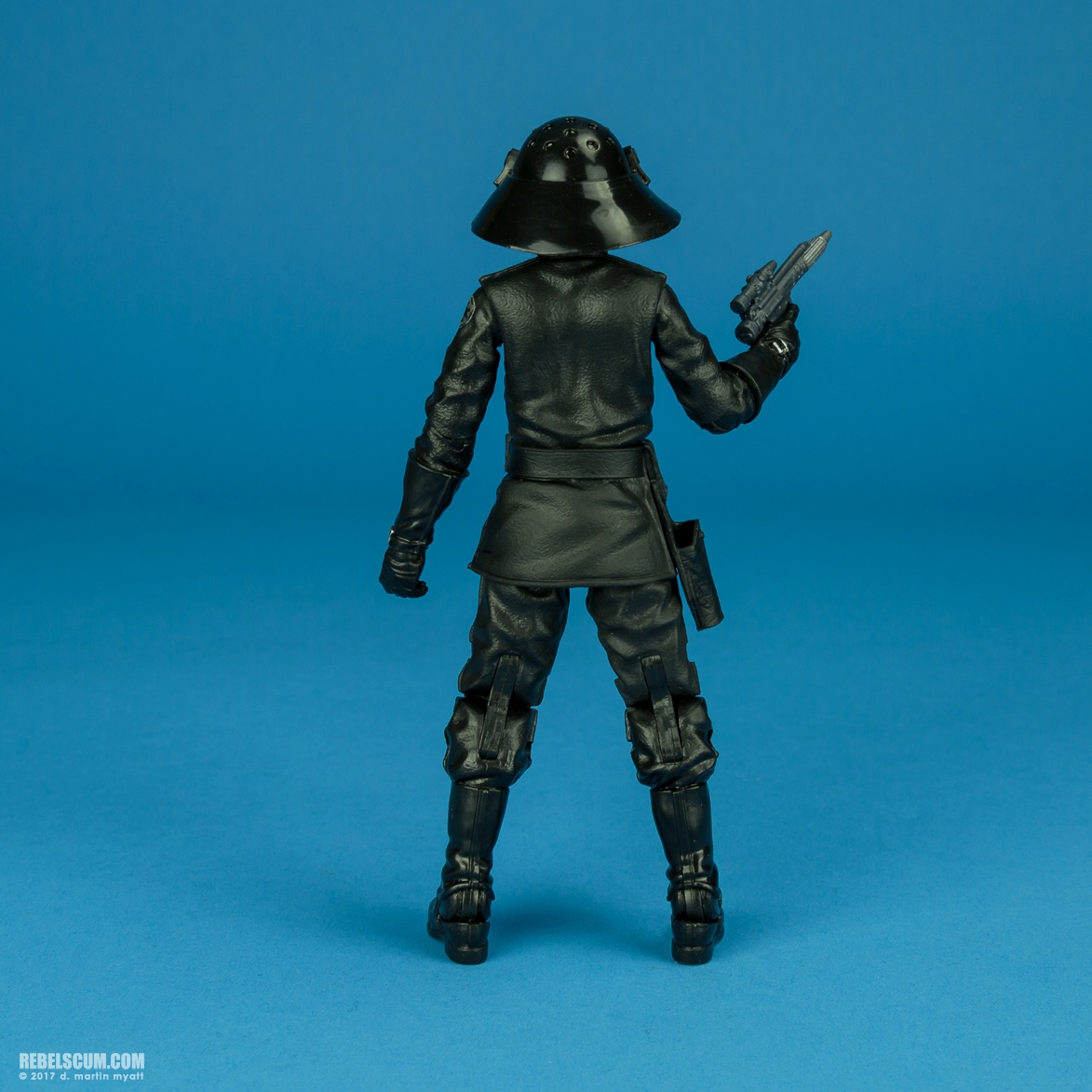 Death-Squad-Commander-The-Black-Series-40th-Anniversary-008.jpg