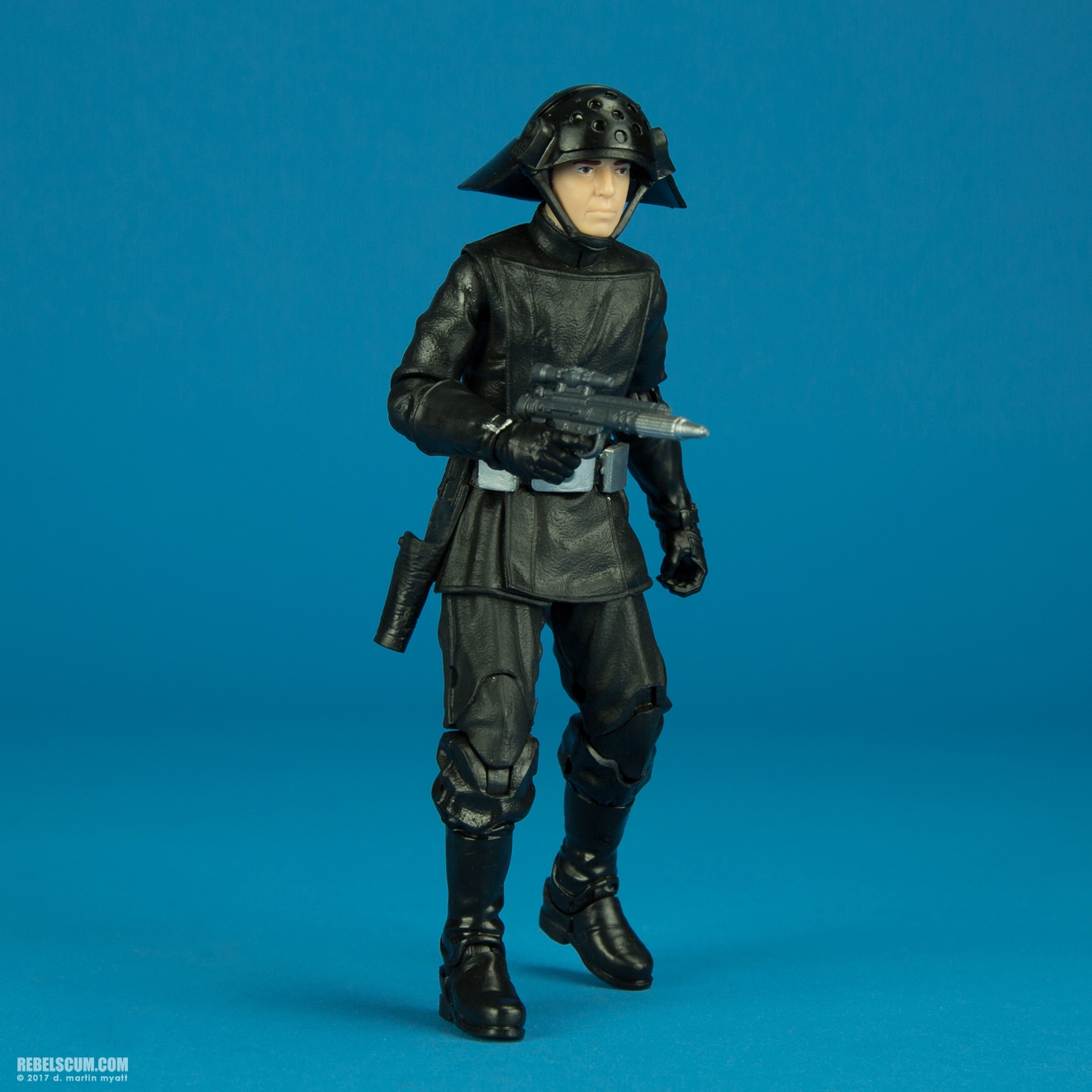 Death-Squad-Commander-The-Black-Series-40th-Anniversary-012.jpg