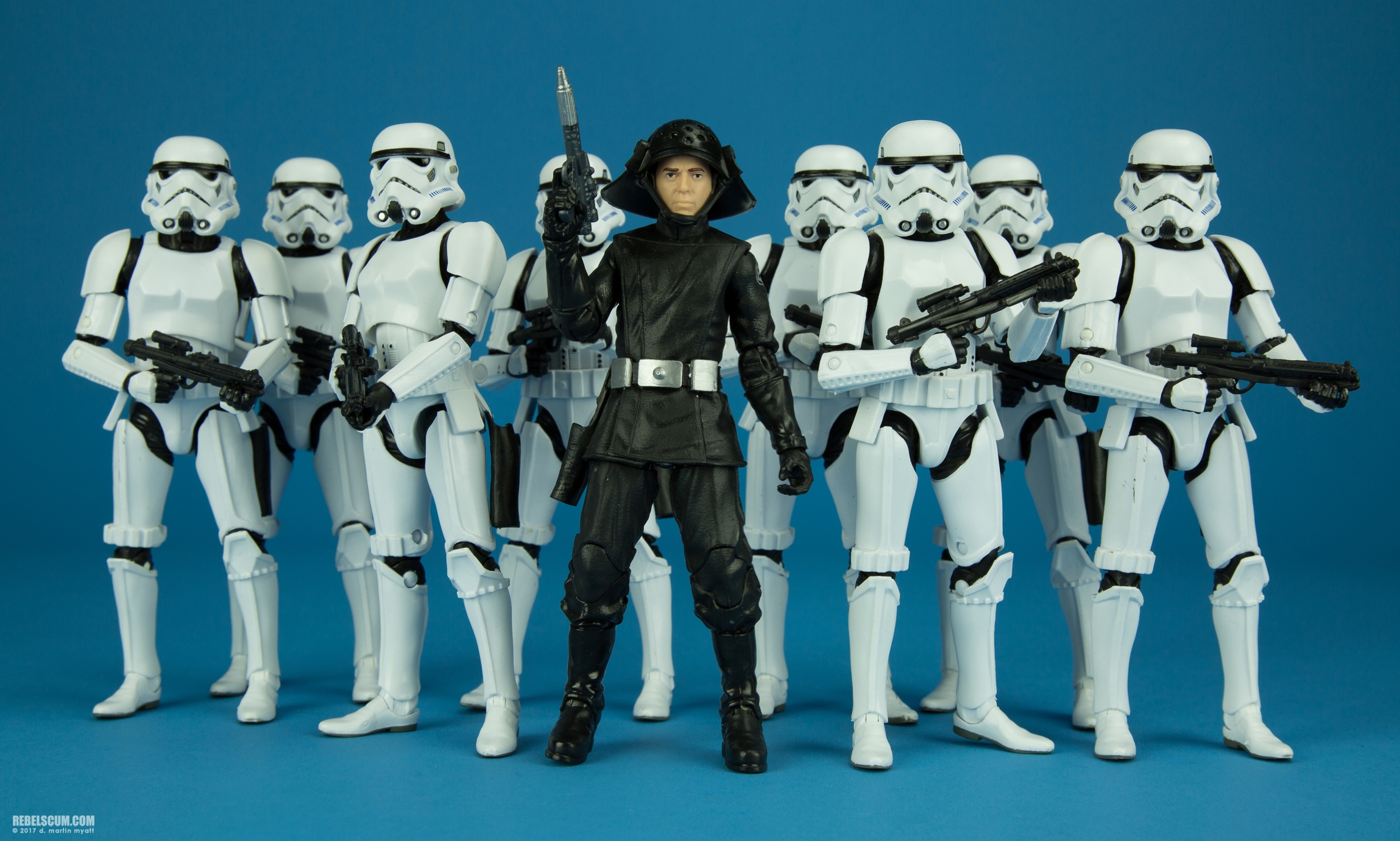 Death-Squad-Commander-The-Black-Series-40th-Anniversary-013.jpg