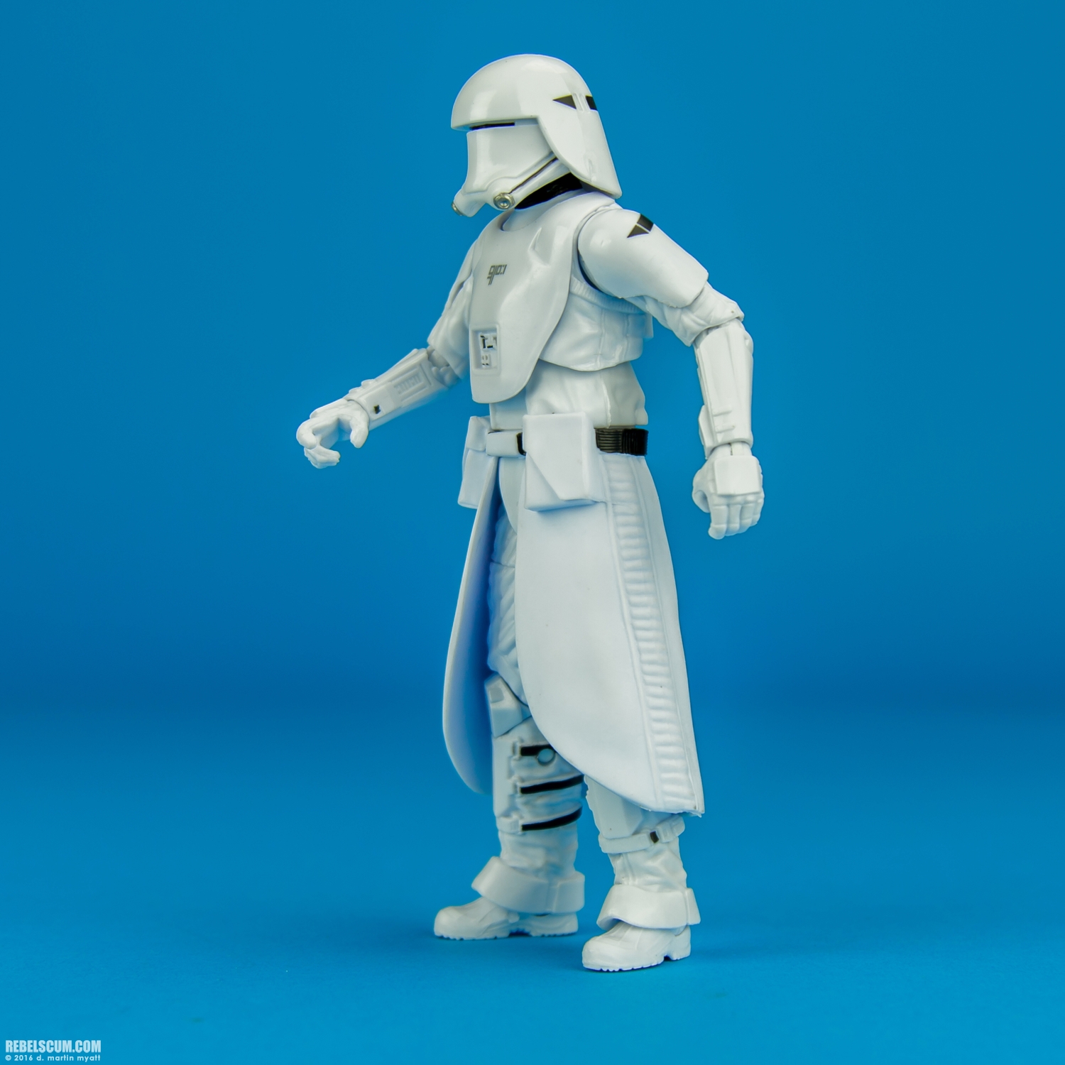 First-Order-Snowtrooper-12-The-Black-Series-6-inch-Hasbro-003.jpg