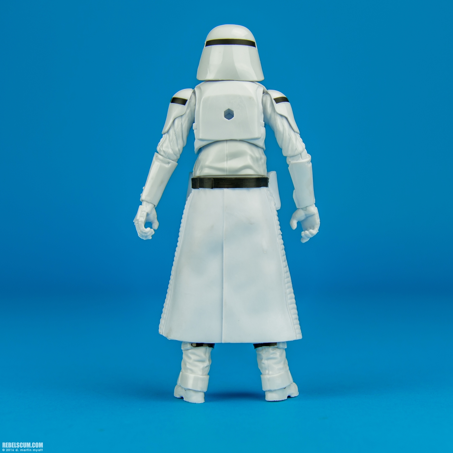 First-Order-Snowtrooper-12-The-Black-Series-6-inch-Hasbro-004.jpg