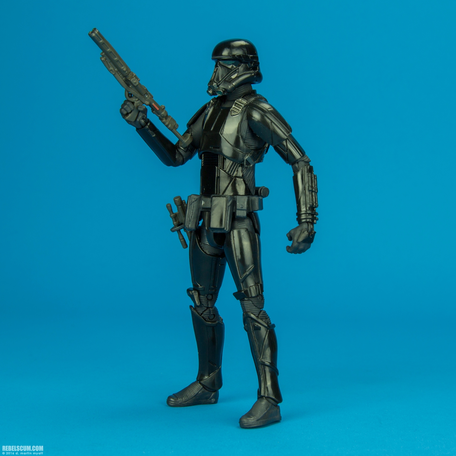 Imperial-Death-Trooper-25-The-Black-Series-6-inch-007.jpg