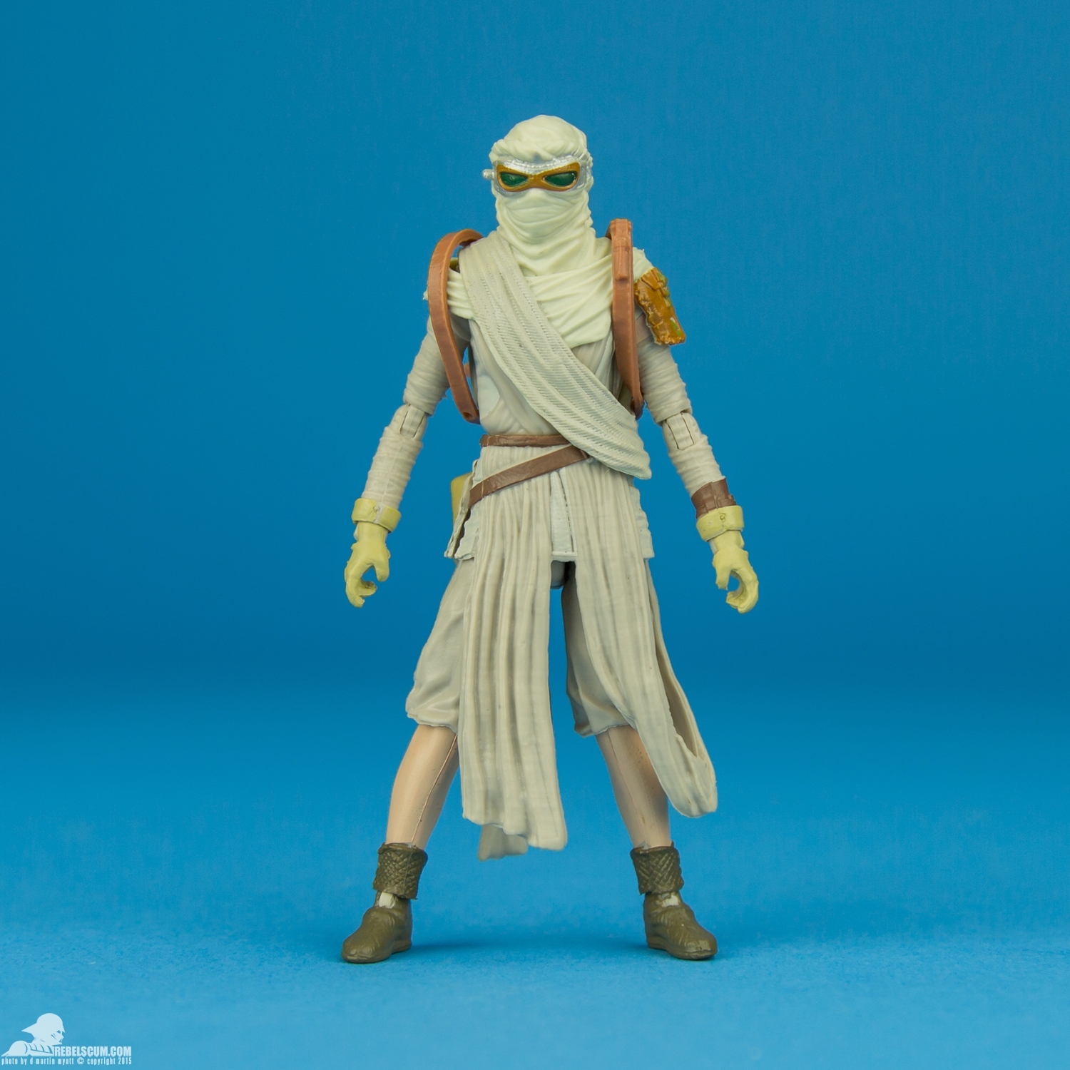 Rey-Jakku-The-Black-Series-Walmart-001.jpg