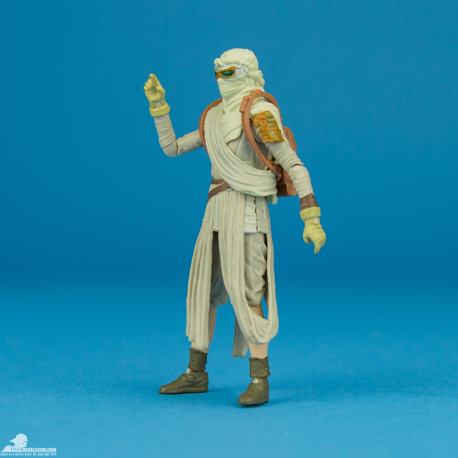 Rey-Jakku-The-Black-Series-Walmart-003.jpg