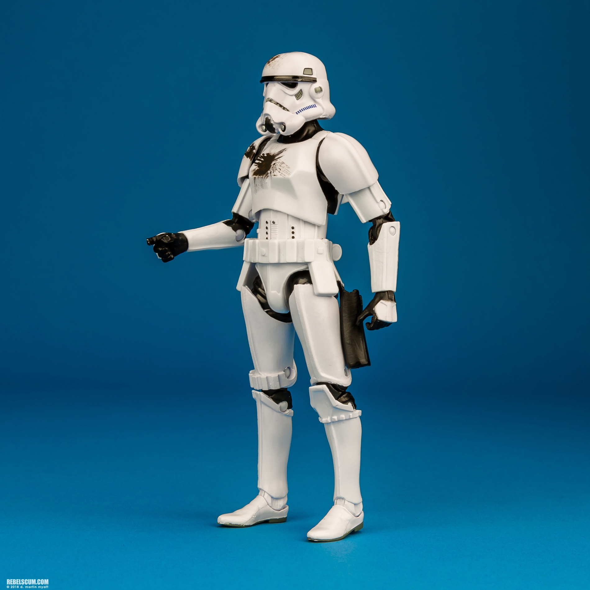 Stormtrooper-With-Blast-Accessories-e2258-The-Black-Series-003.jpg