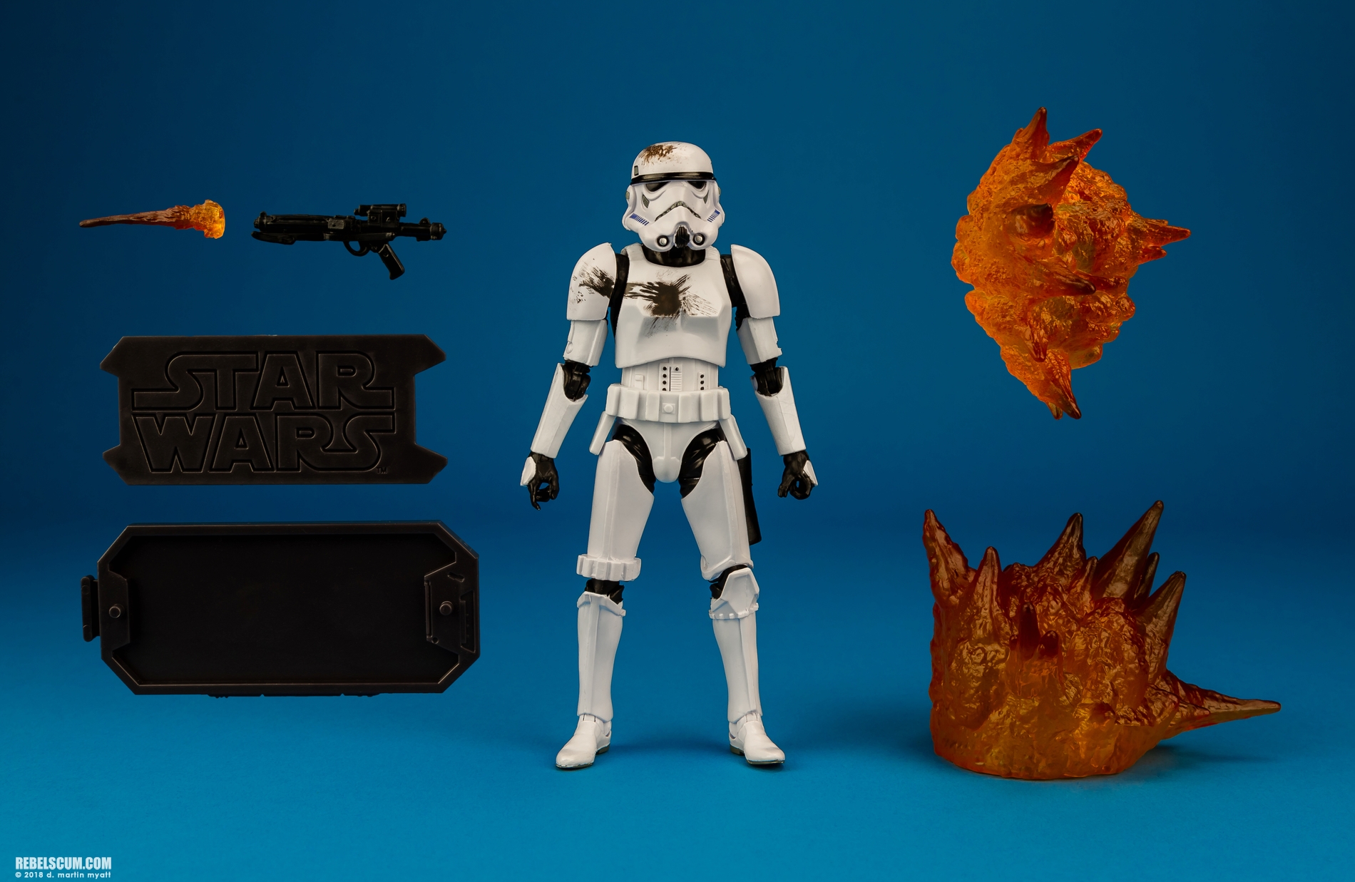 Stormtrooper-With-Blast-Accessories-e2258-The-Black-Series-005.jpg