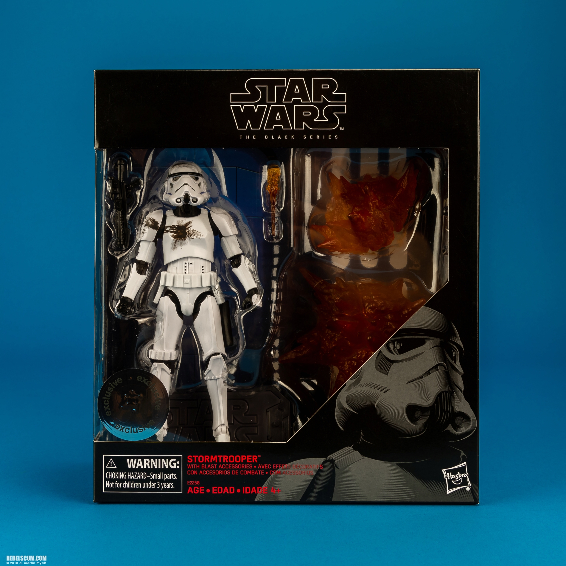 Stormtrooper-With-Blast-Accessories-e2258-The-Black-Series-011.jpg