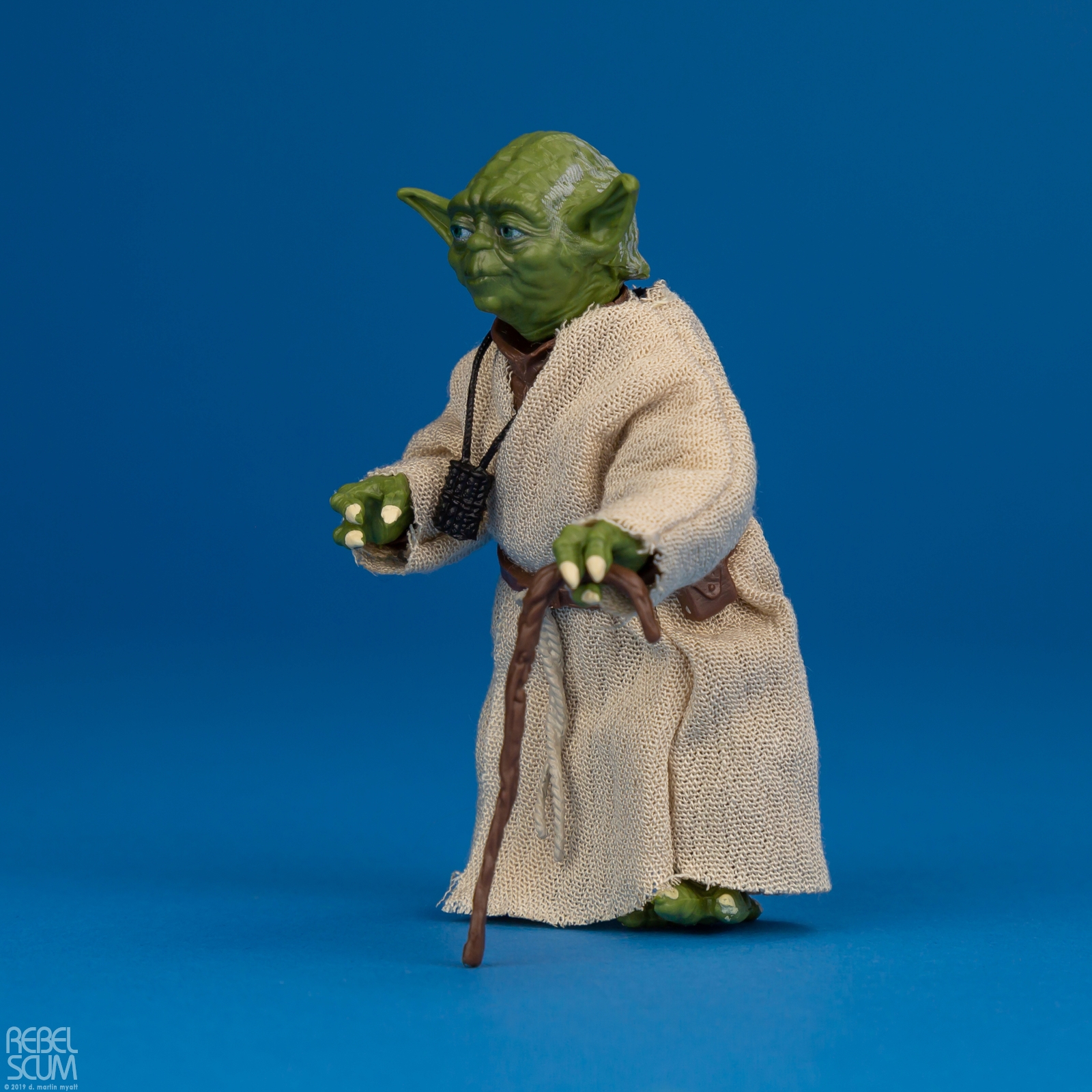 Yoda-The-Black-Series-Archive-E4043-E3253-003.jpg