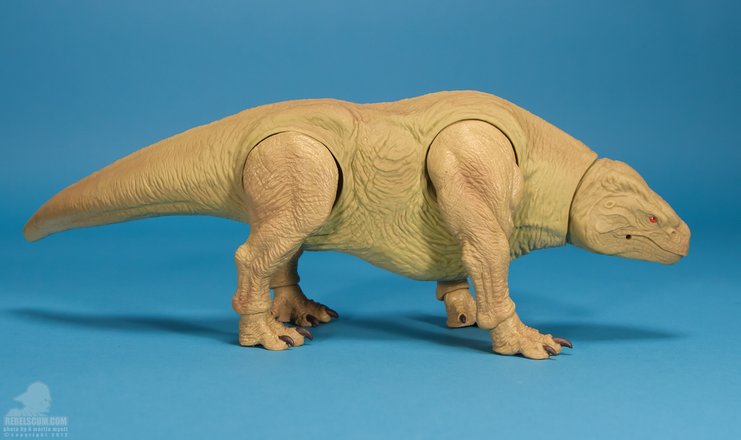 Dewback_Movie_Heroes_Discover_The_Force_Star_Wars_Hasbro-02.jpg