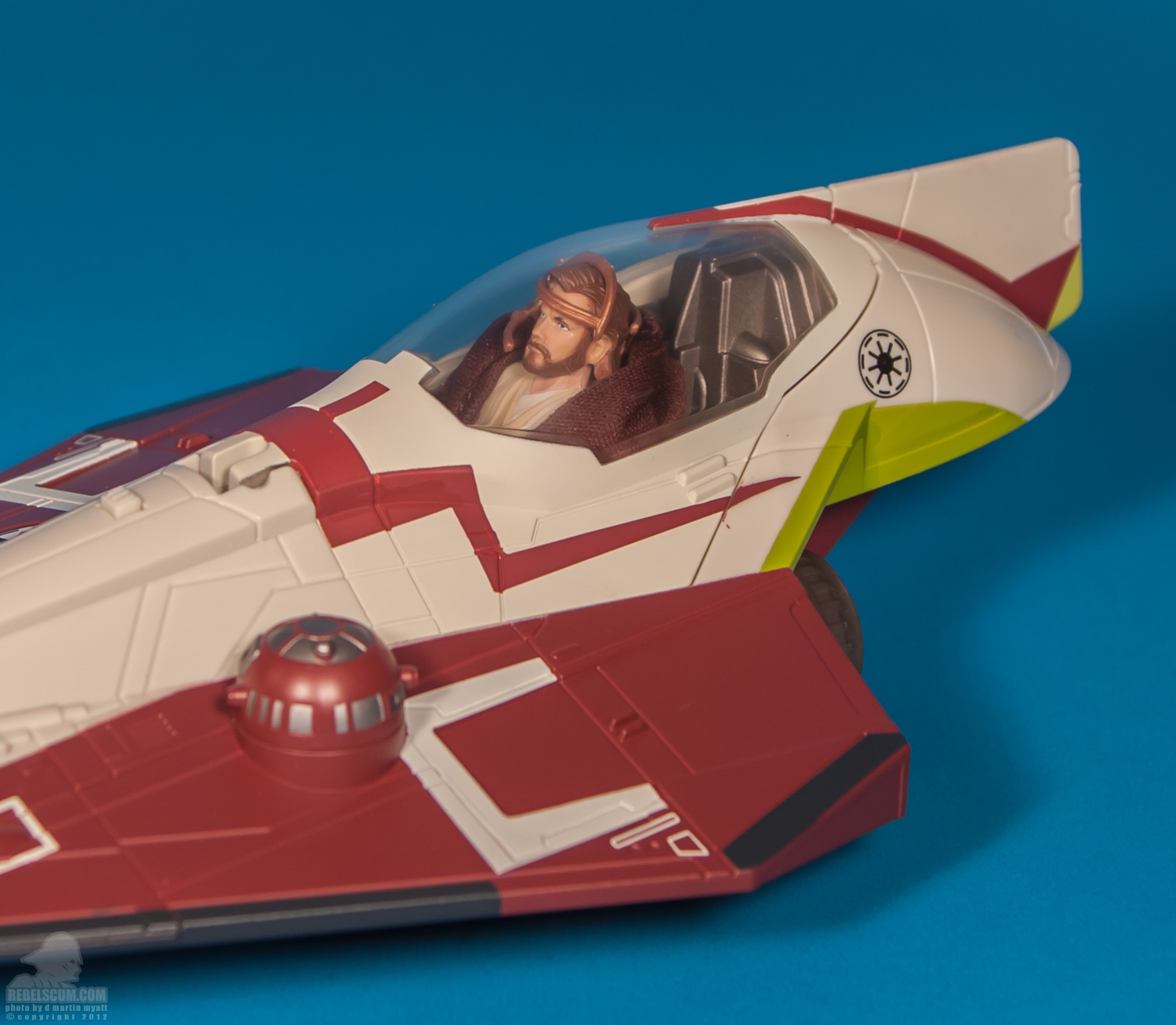 Obi-Wan_Jedi_Starfighter_Class_II_2013_Green_Yoda-16.jpg