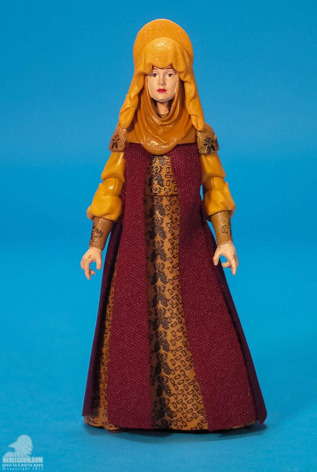 Padme_Amidala_Peasant_Disguise_AOTC_Vintage_Collection_TVC_VC33-05.jpg