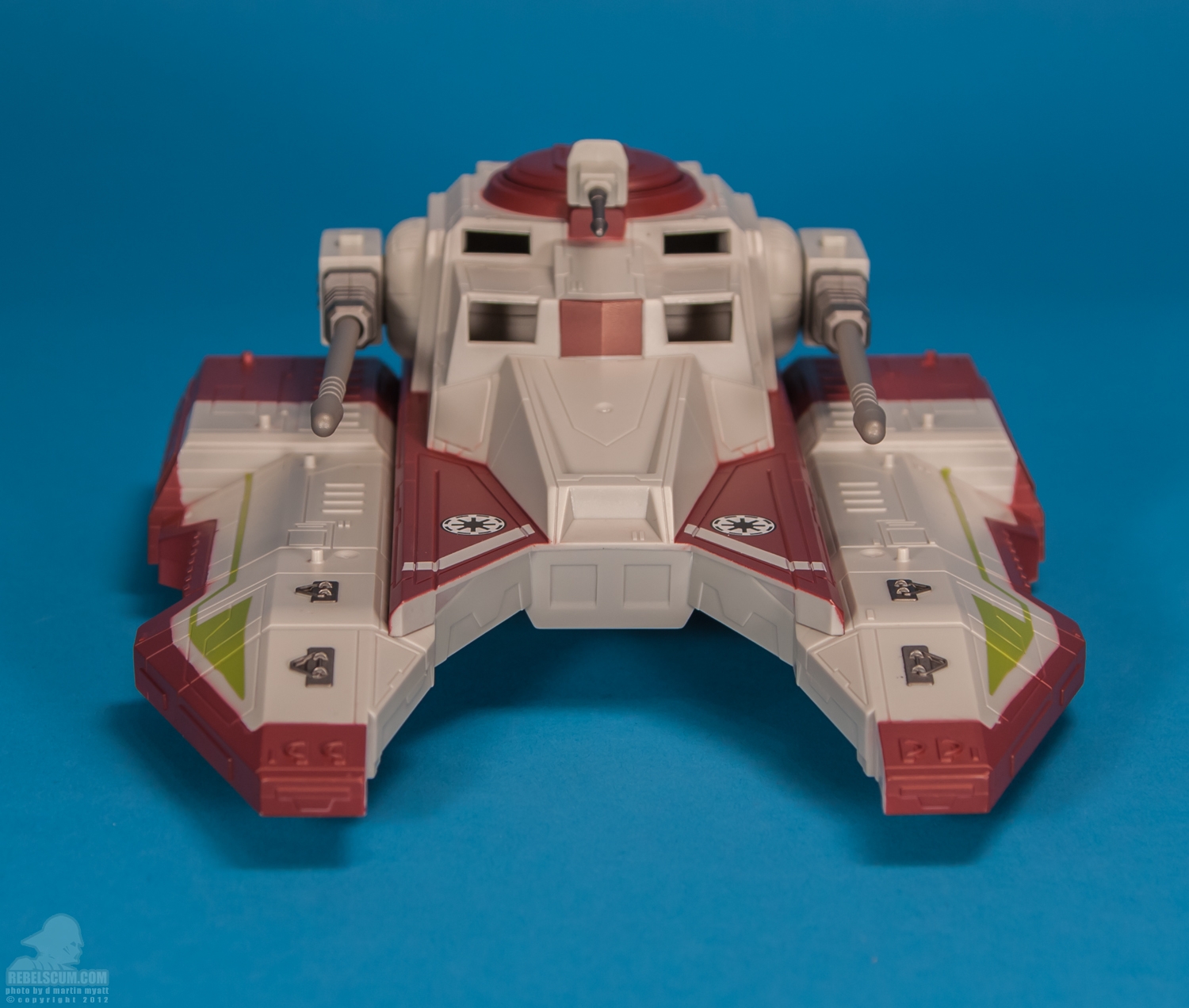 Republic_Fighter_Tank_Class_II_2013_Green_Yoda-01.jpg