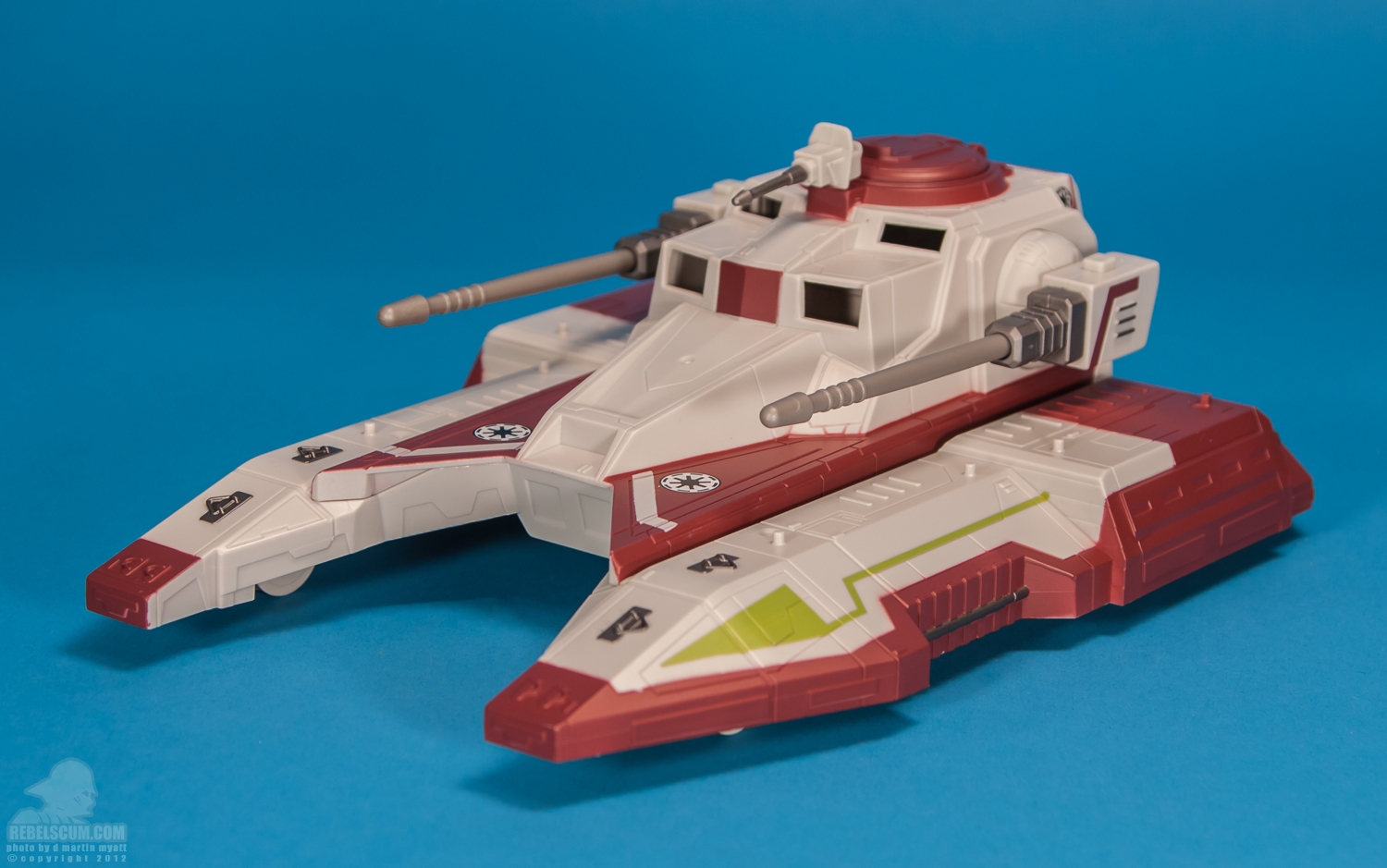 Republic_Fighter_Tank_Class_II_2013_Green_Yoda-03.jpg