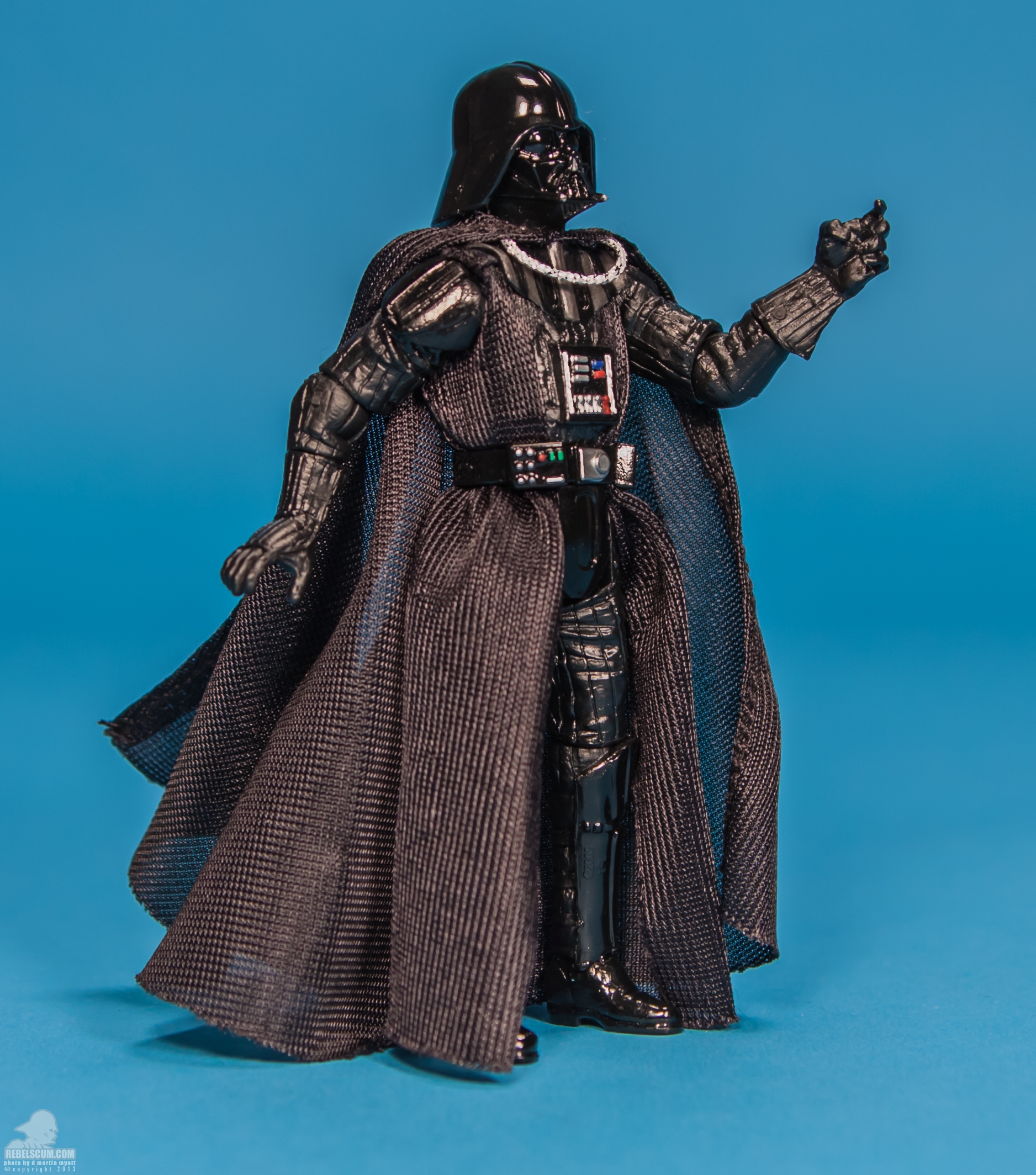 The-Black-Series-Star-Wars-Hasbro-06-Darth-Vader-002.jpg