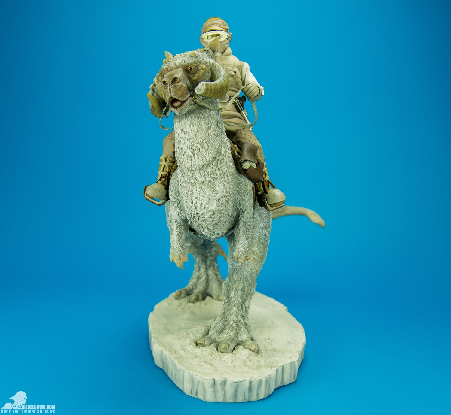 sideshow collectibles tauntaun