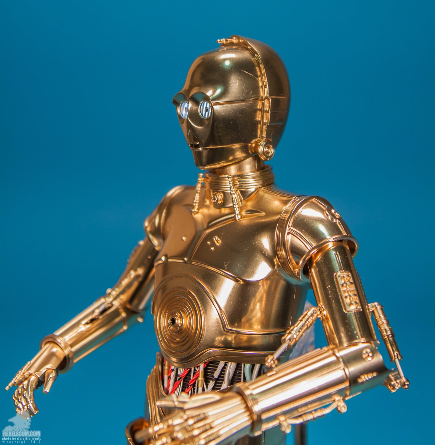 Tamashii-Nations-C-3PO-Perfect-Model-Chogokin-Figure-007.jpg